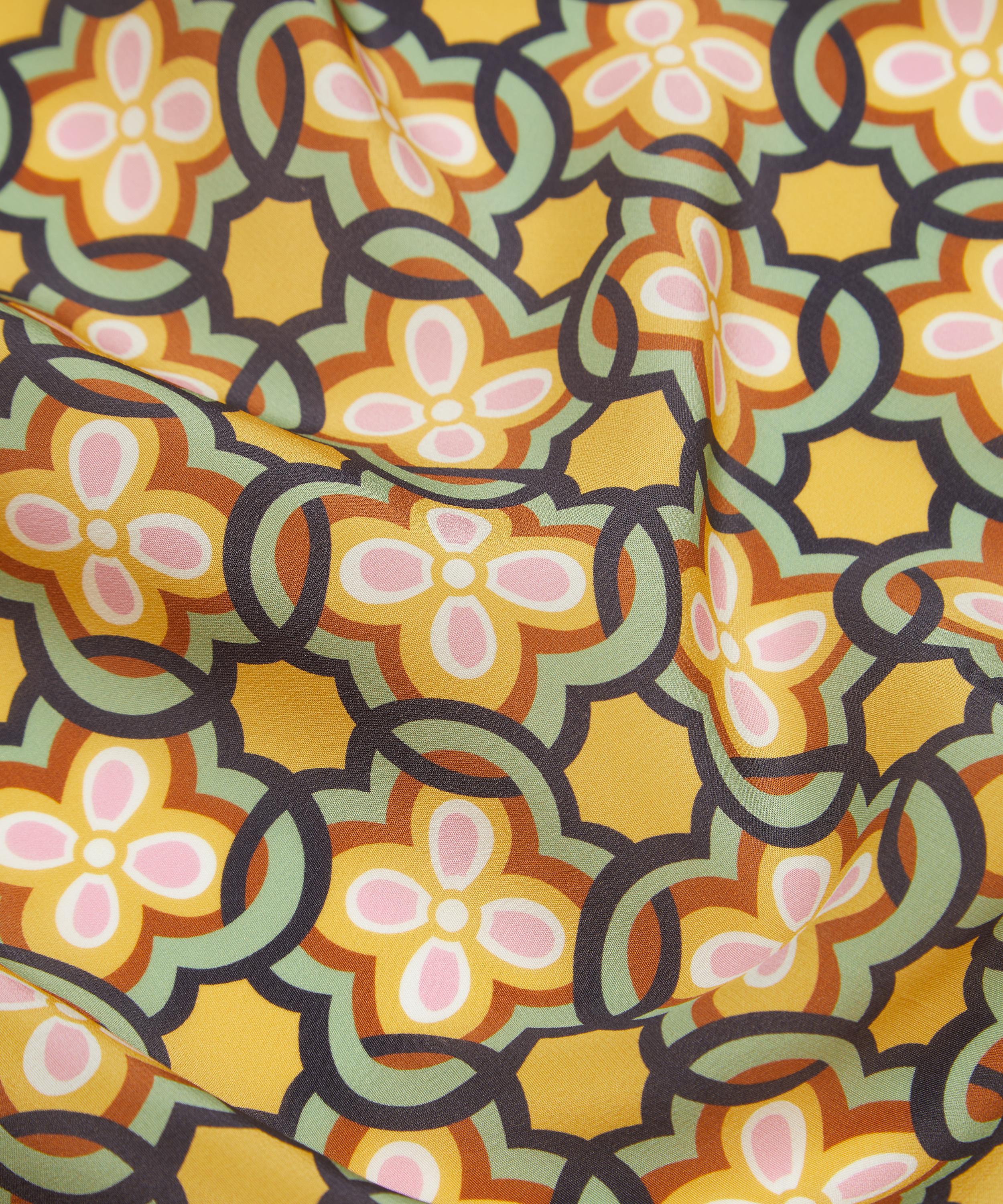 Liberty Fabrics - Daisy Loop Crepe de Chine image number 3