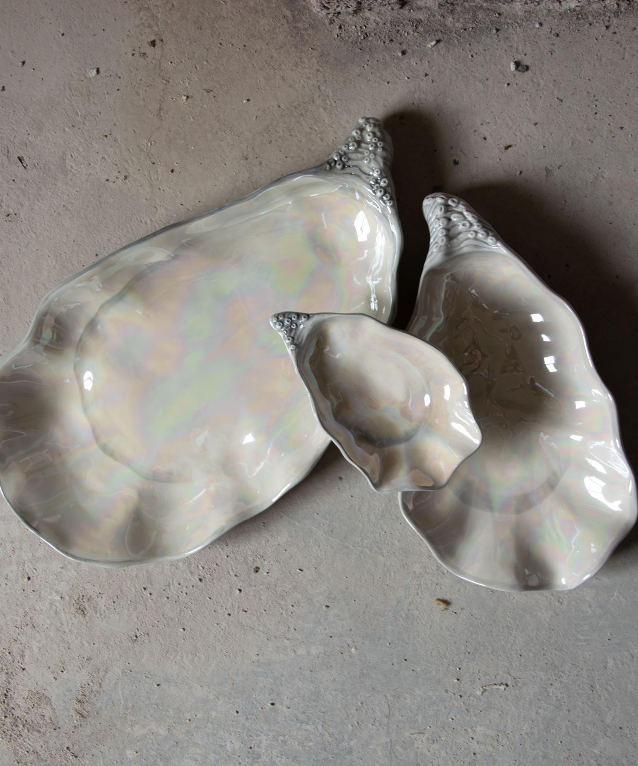 Edelweiss - Mother of Pearl Medium Oyster Platter image number 3