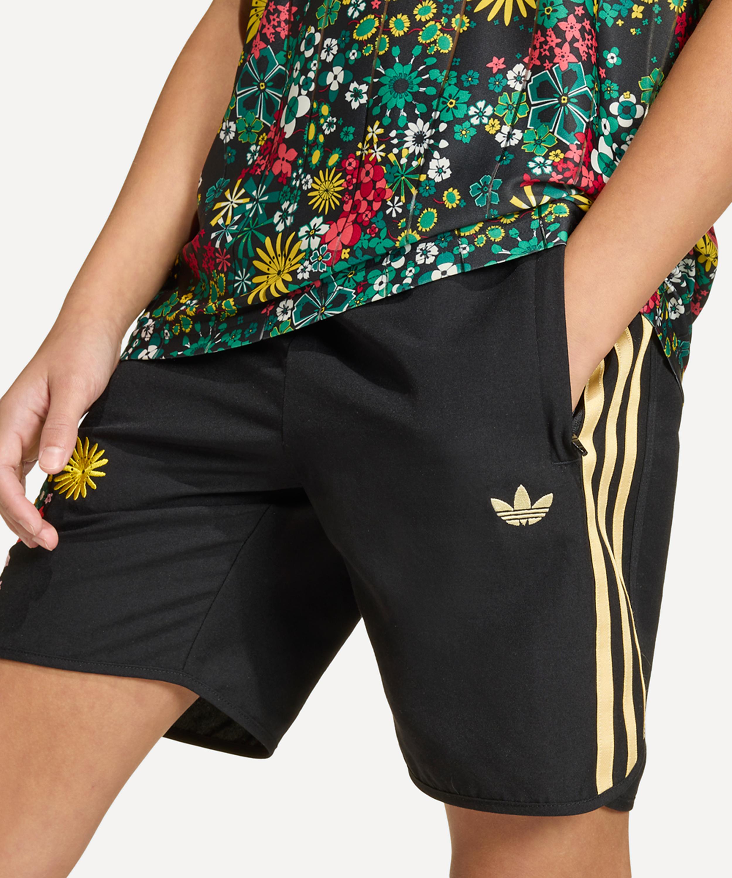 Adidas - x Liberty London Regular Shorts Junior image number 4