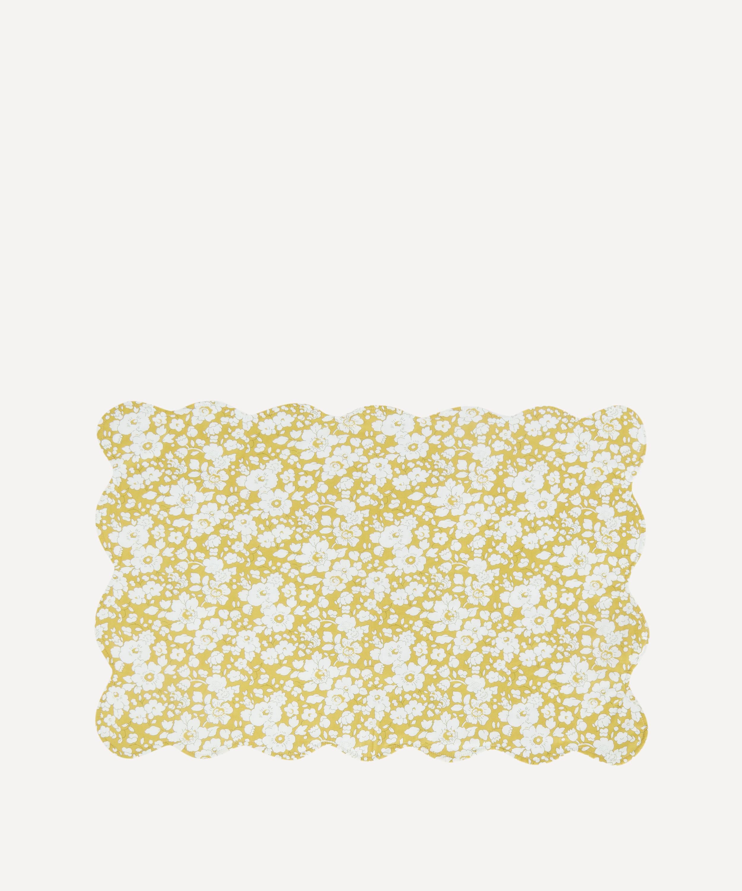 Liberty - Betsy Double-Sided Scallop Placemat image number 4