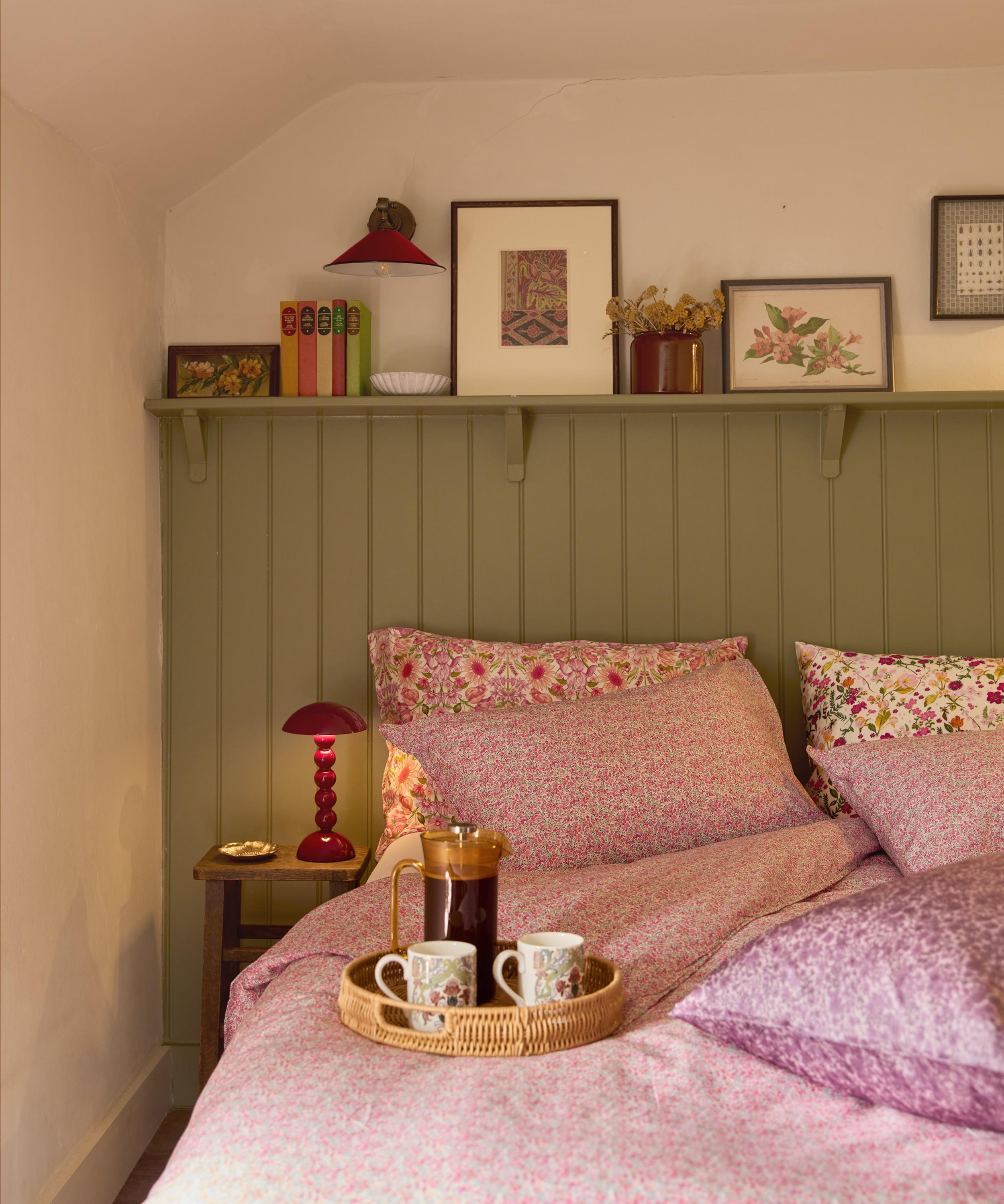 Liberty - Wiltshire Bud Tana Lawn Cotton™ King Size Duvet Set image number 1