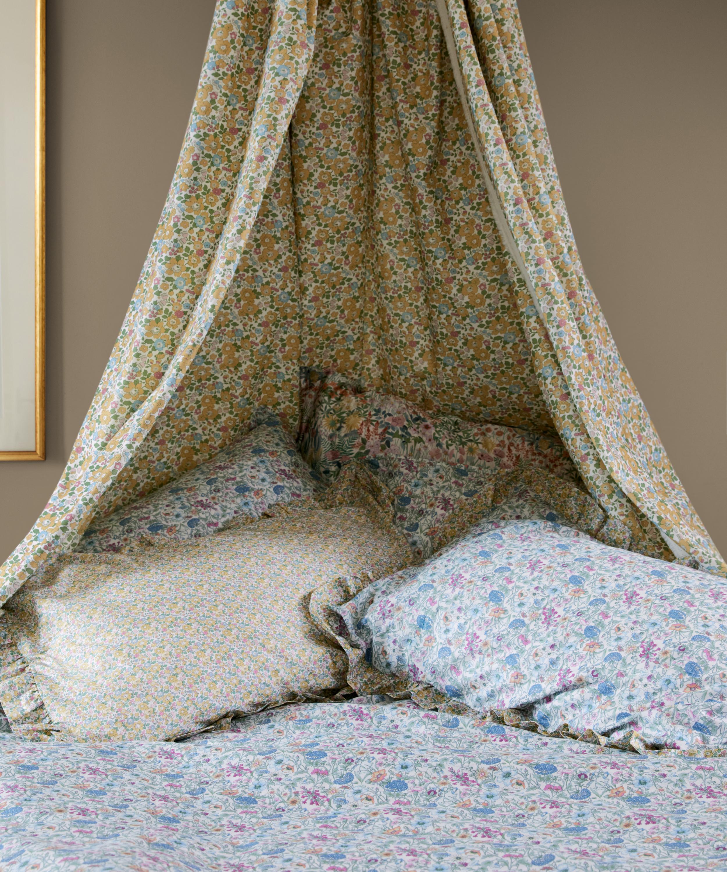 Liberty - Rachel Bud Tana Lawn Cotton™ Super King Duvet Set image number 1