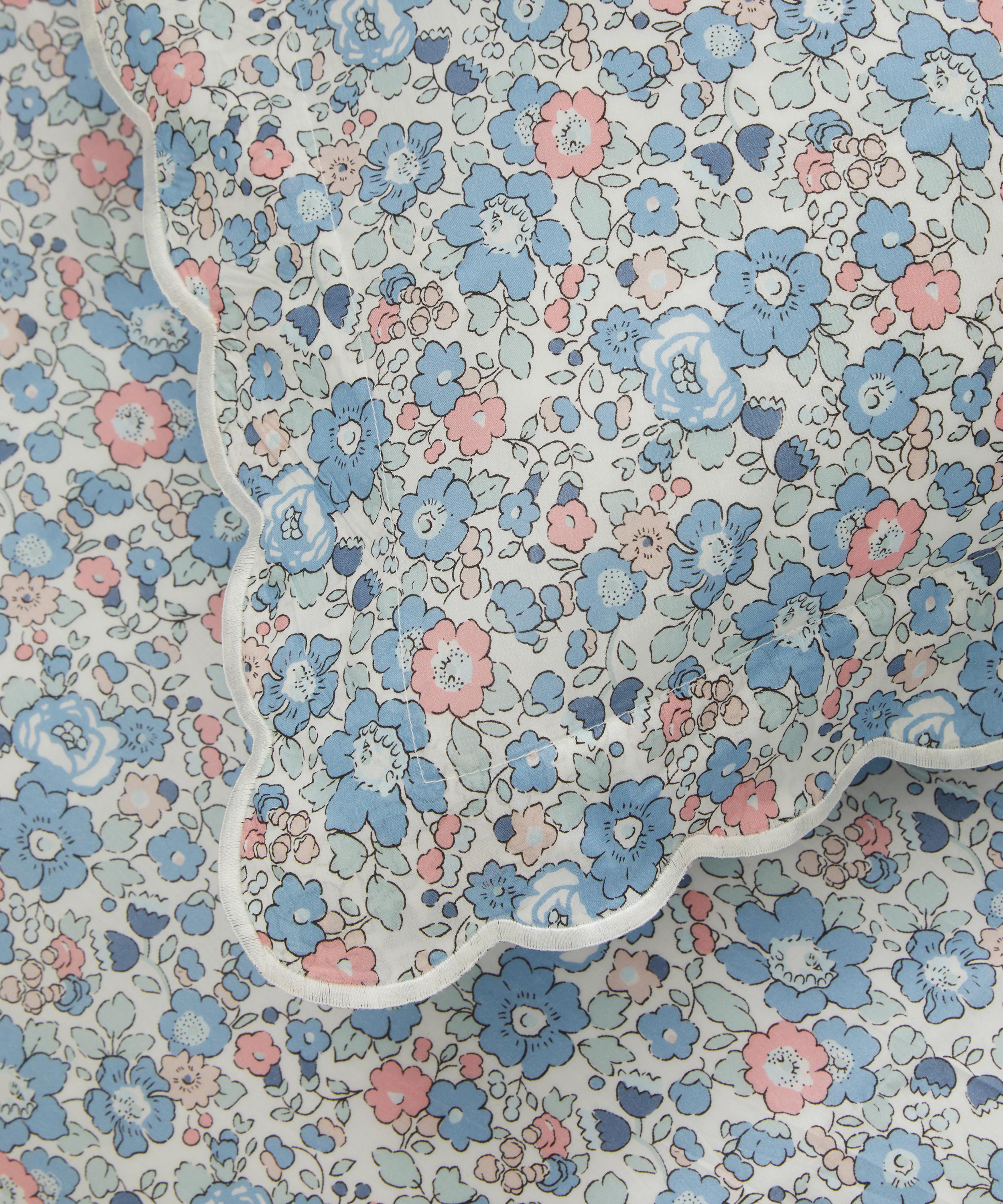 Liberty - Betsy Tana Lawn Cotton™ Scalloped Edge King Size Duvet Cover Set image number 2