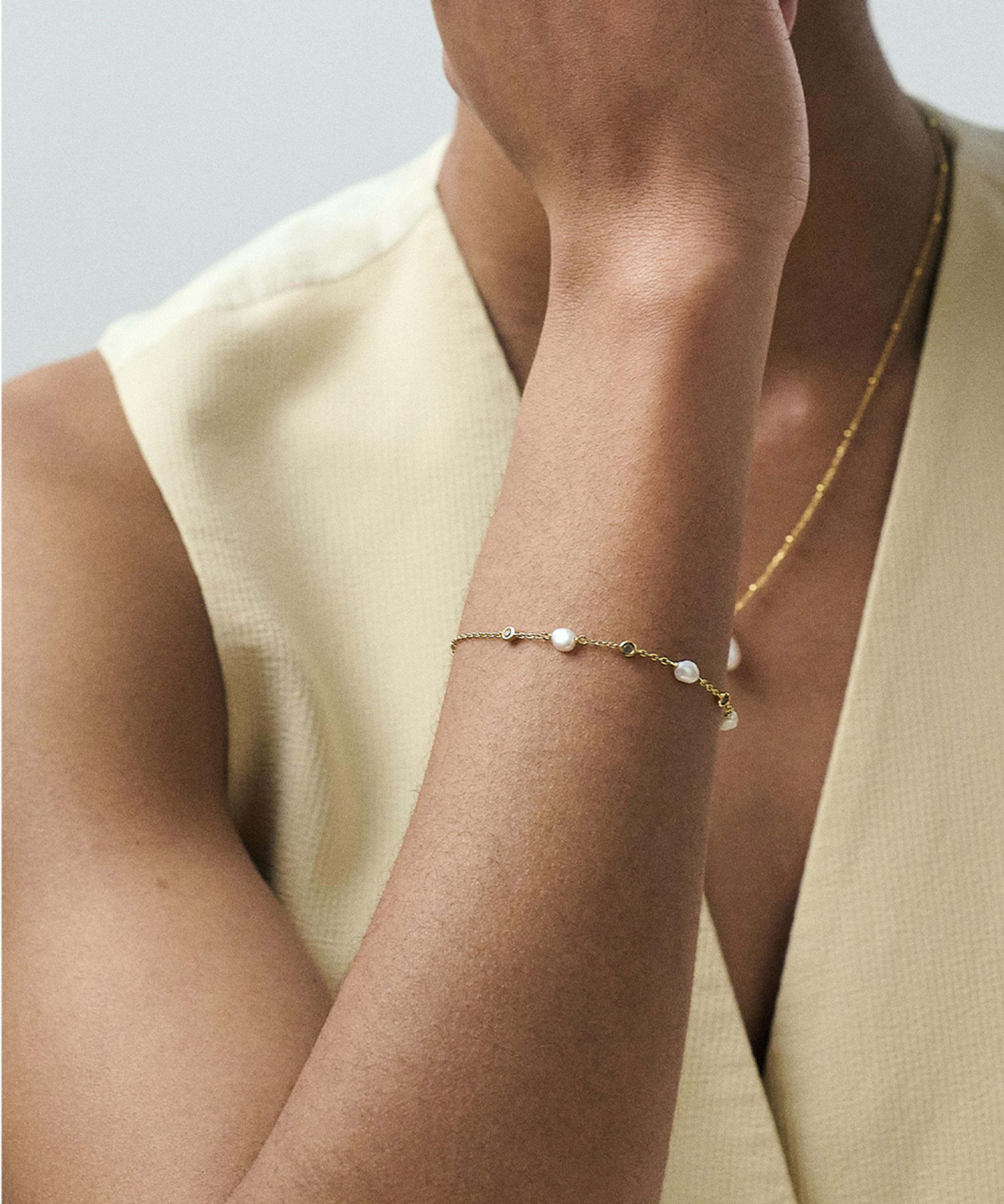 Astley Clarke - 18ct Gold-Plated Vermeil Silver Pearl and Sapphire Station Bracelet image number 1