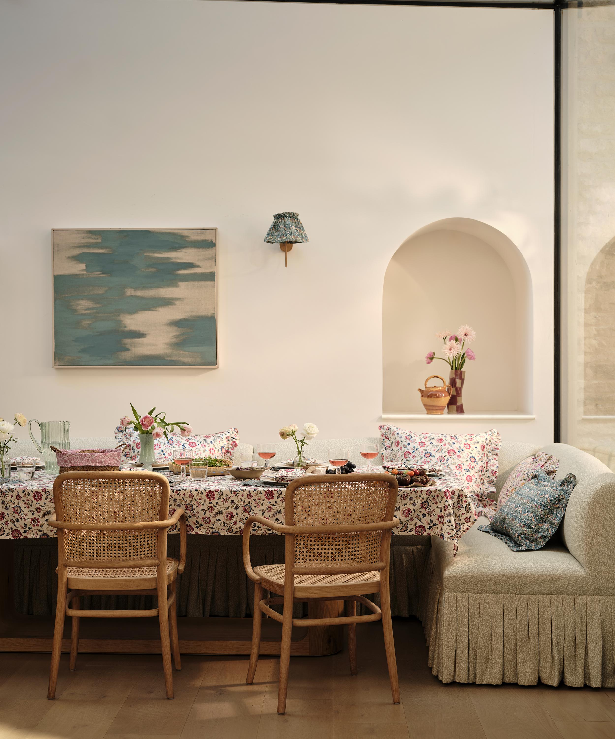 Coco & Wolf - Eva Belle Ardington Cotton Sateen Medium Tablecloth image number 3