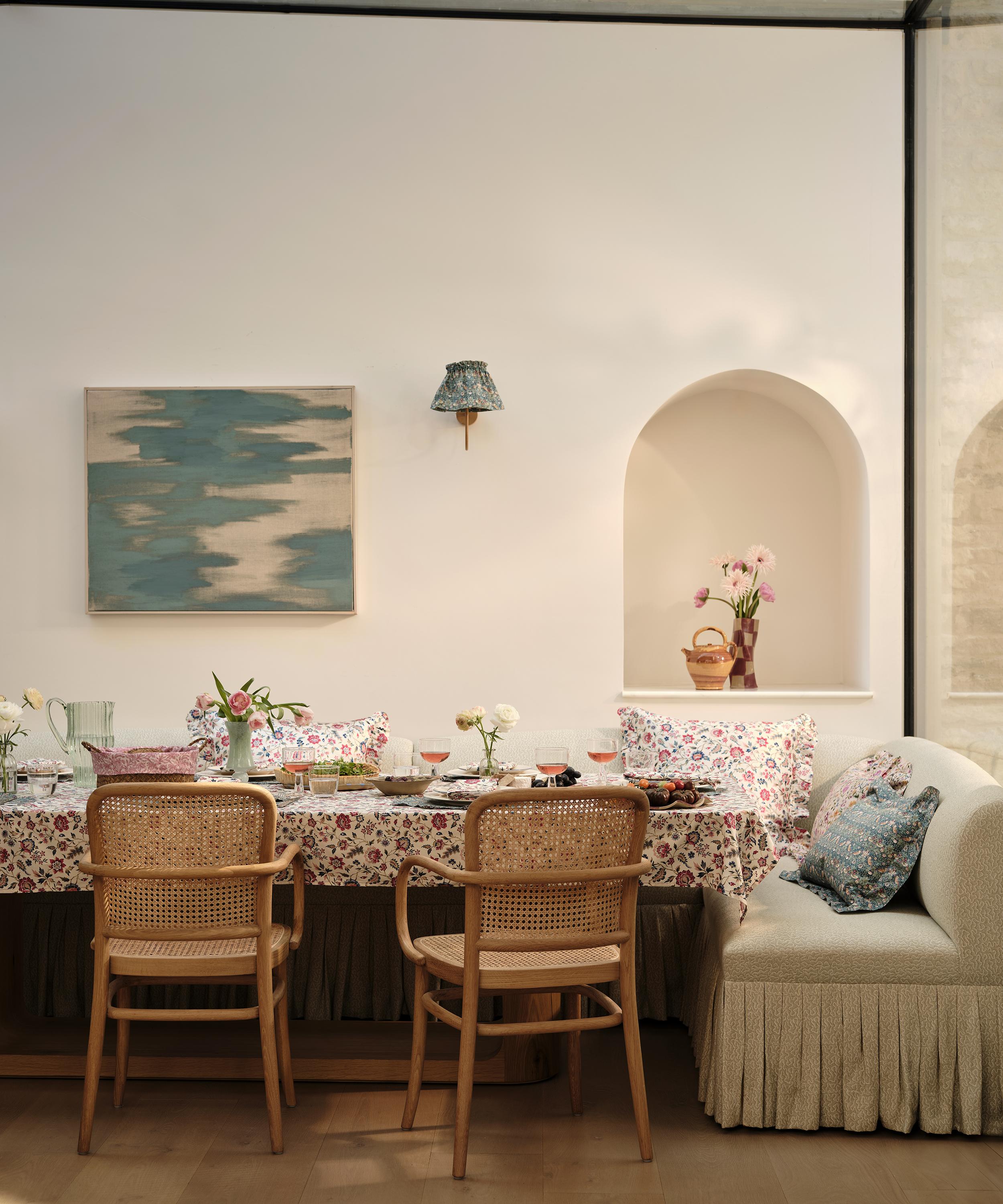 Coco & Wolf - Eva Belle Ardington Cotton Sateen Large Tablecloth image number 3