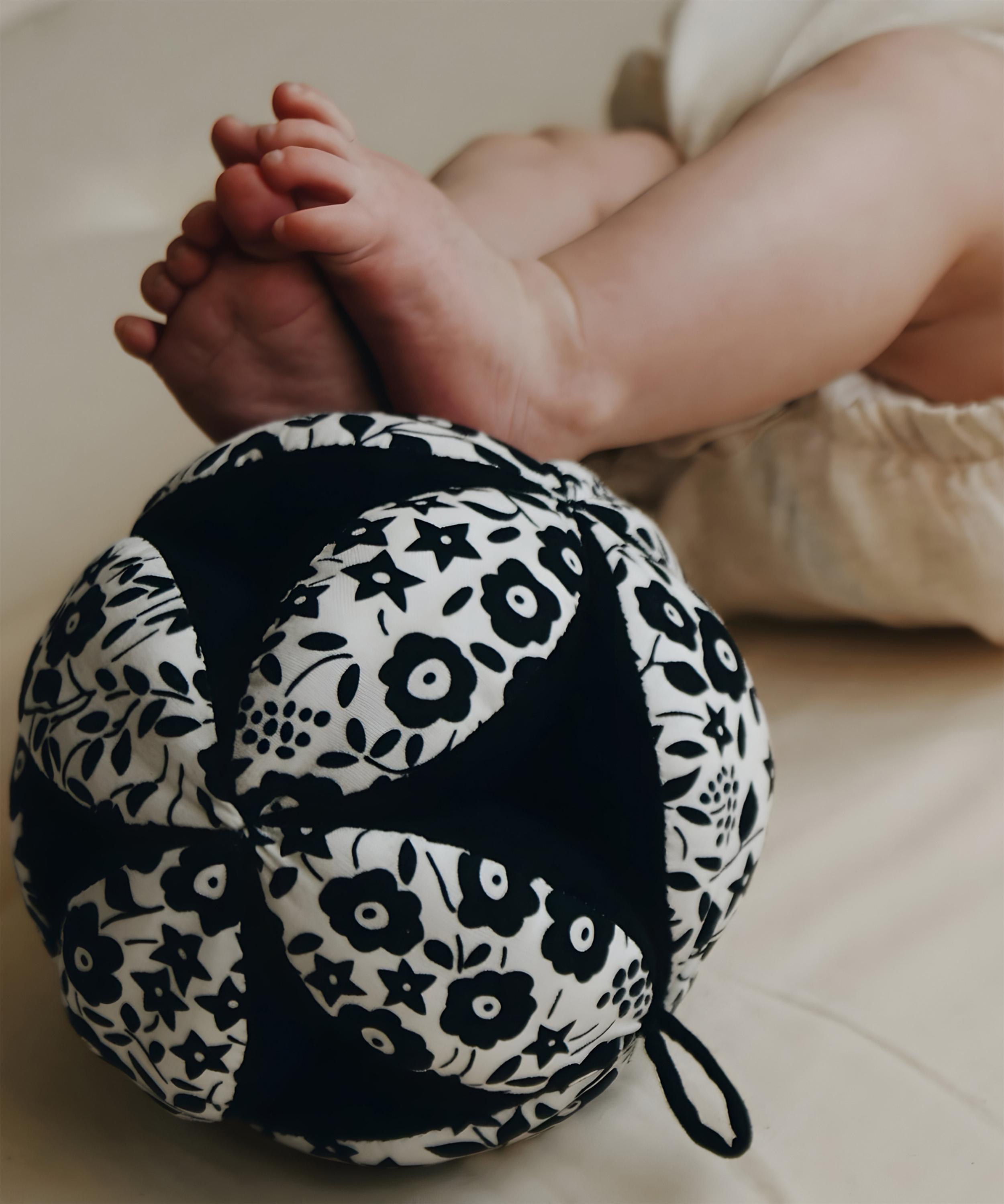 Etta Loves - x Liberty The Everyday Wonder Gift Set image number 3