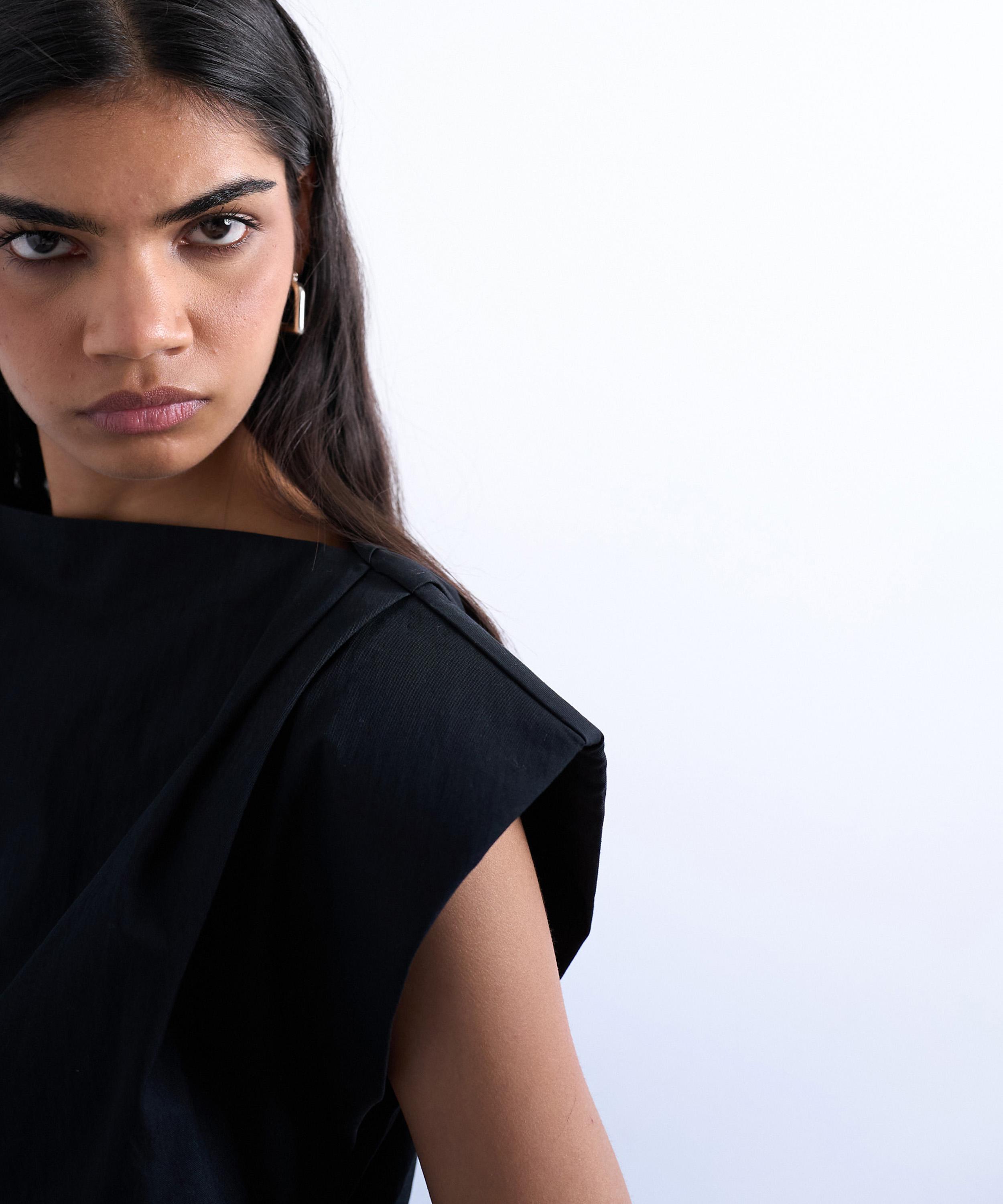 TOPSHOP - Black Waisted Structured Shoulder Top image number 1