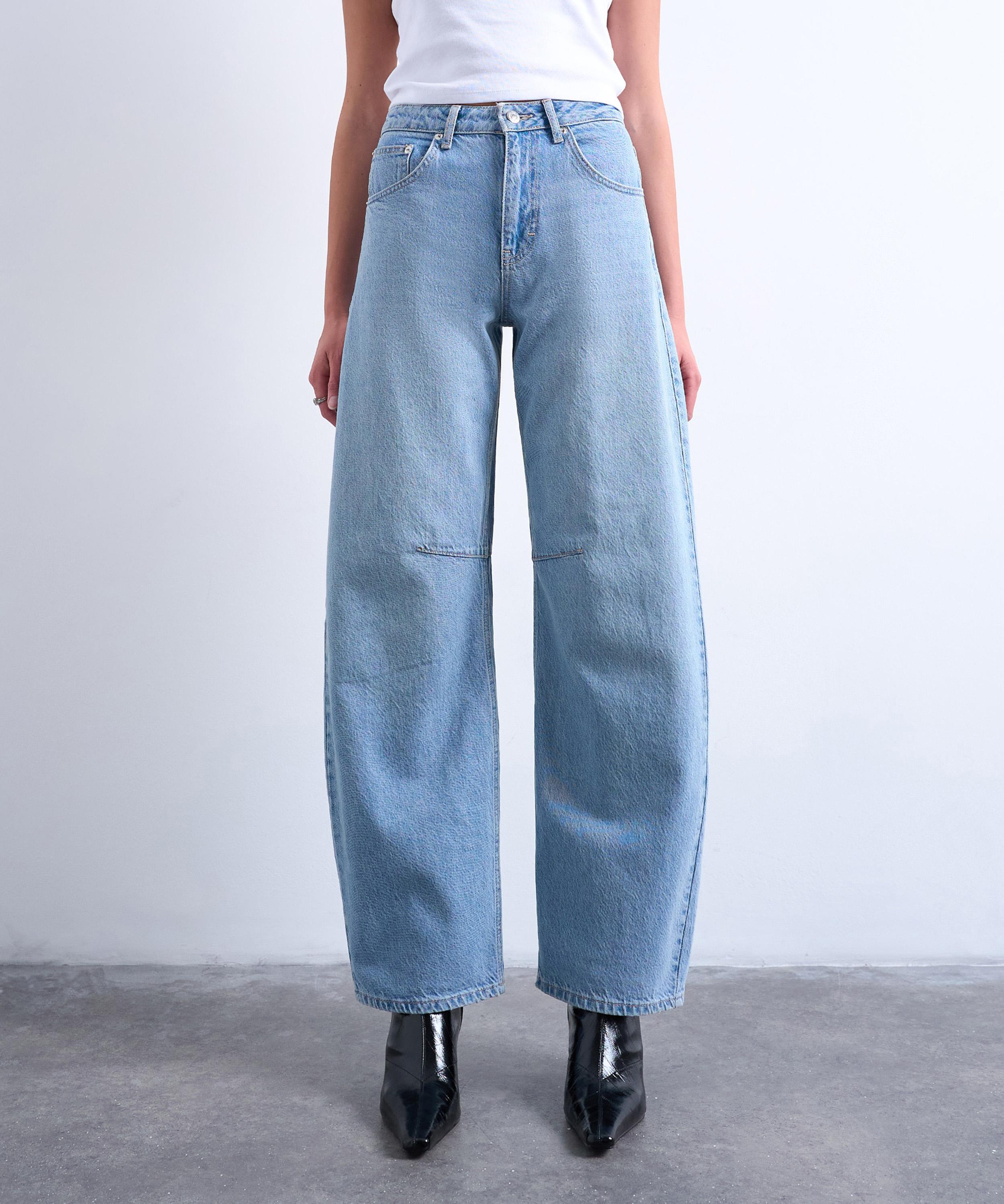 TOPSHOP - Bleach Barrel Mid Rise Jeans  image number 2