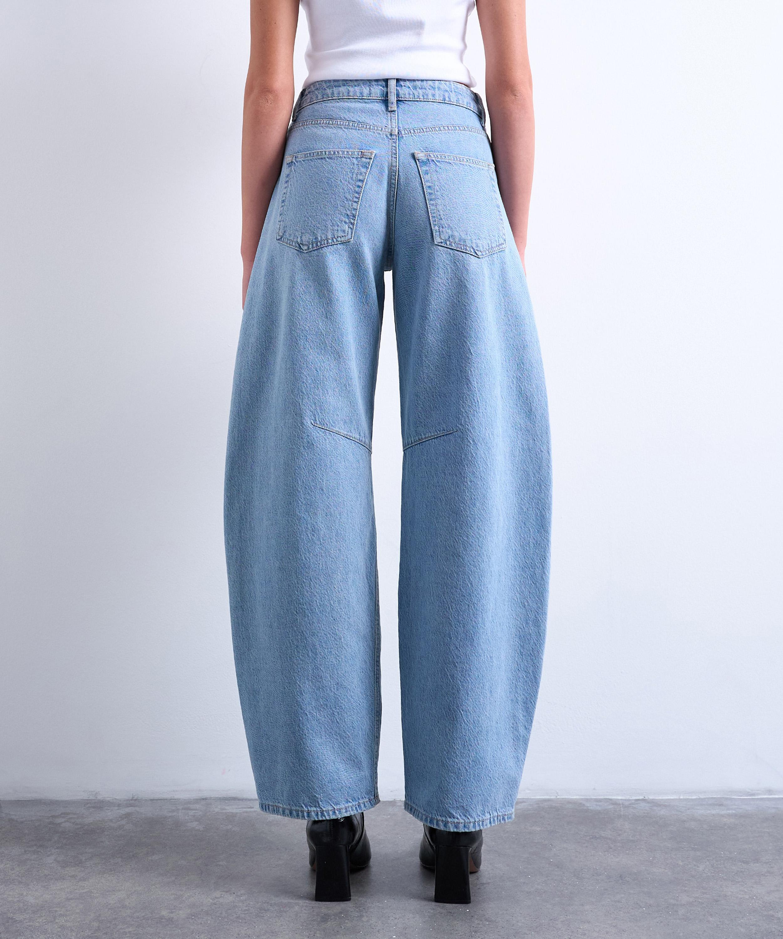 TOPSHOP - Bleach Barrel Mid Rise Jeans  image number 3