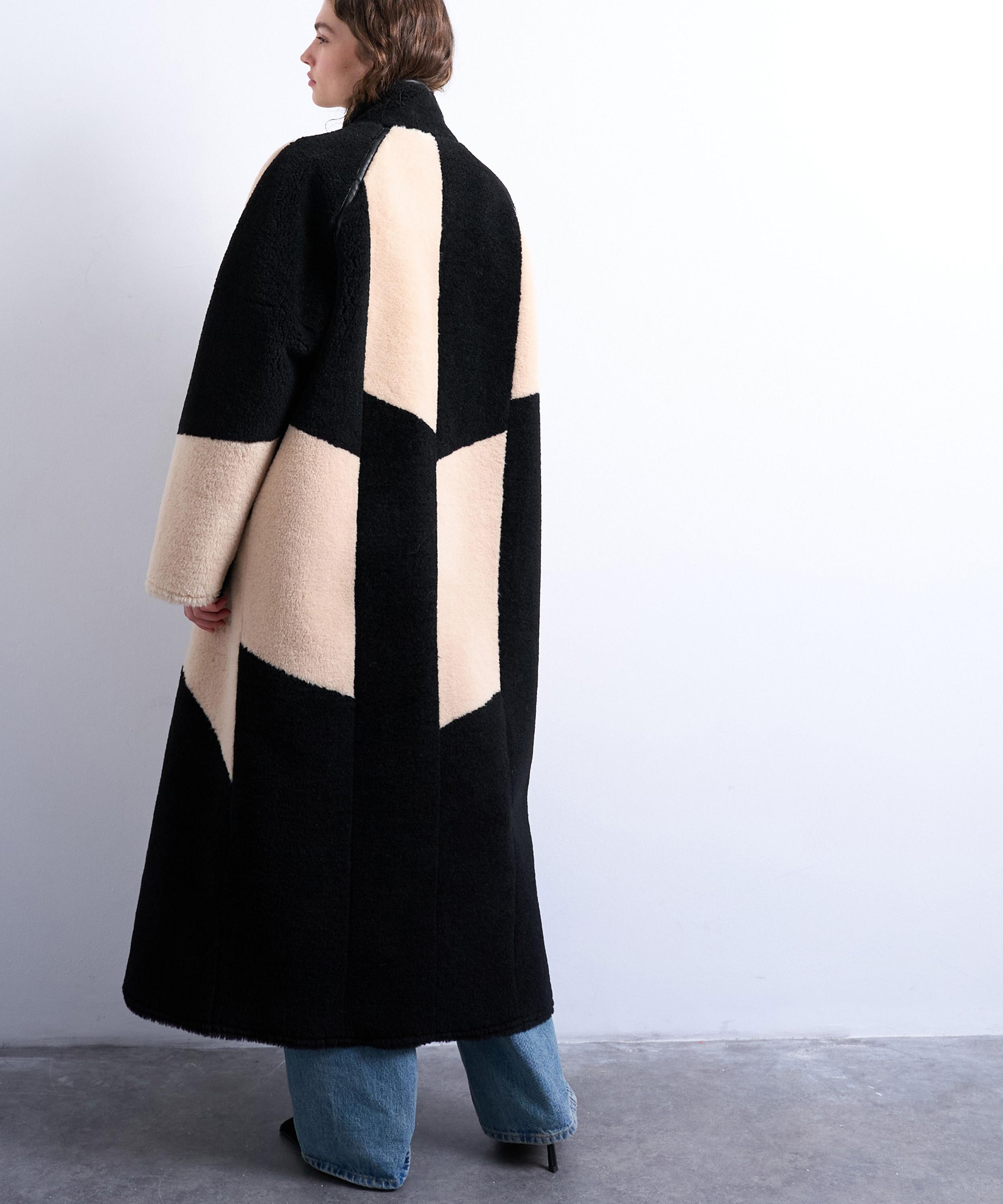 TOPSHOP - Black Borg Longline Patchwork Coat image number 3