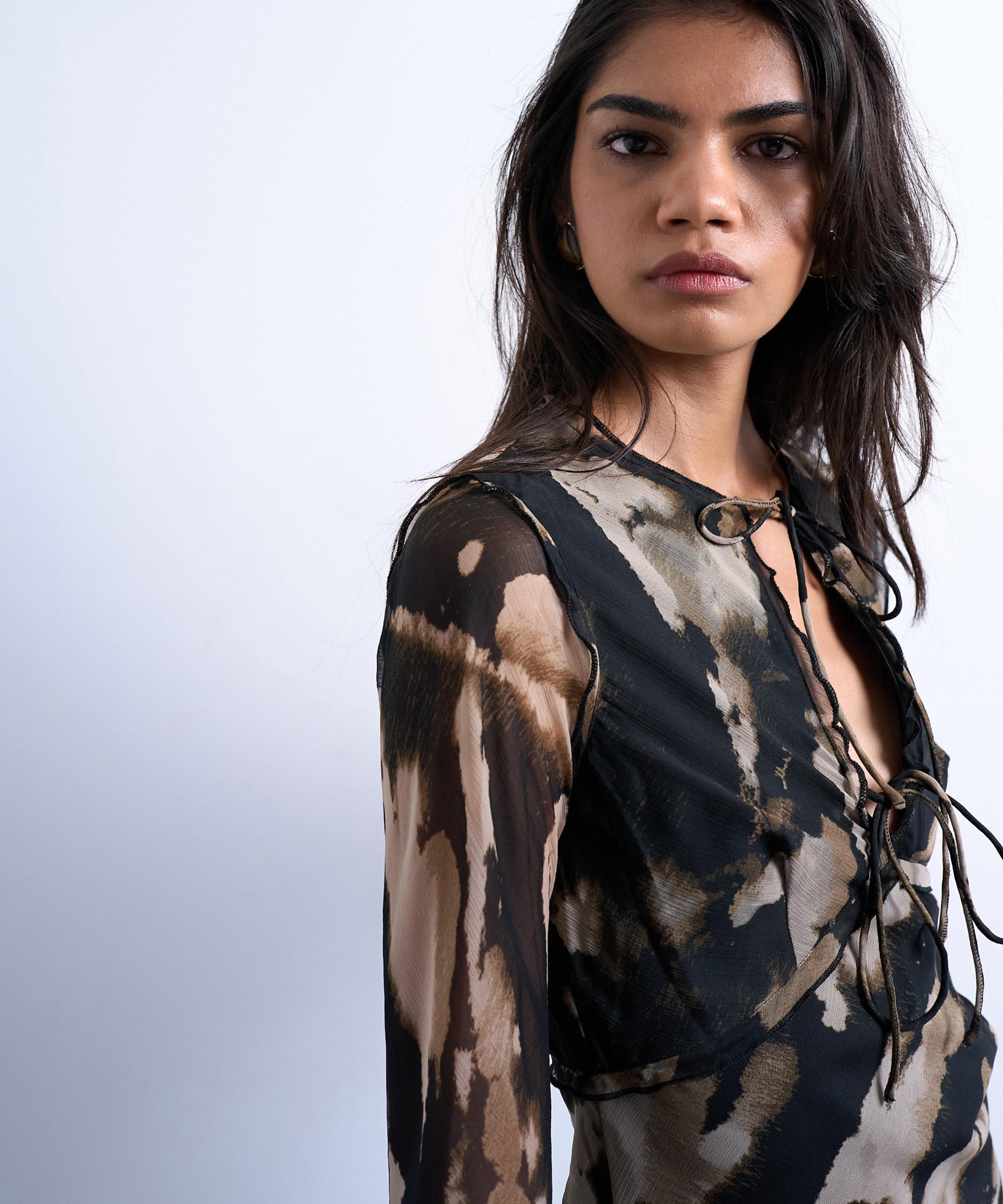 TOPSHOP - Abstract Tie Front Long-Sleeve Mini Tea Dress image number 2