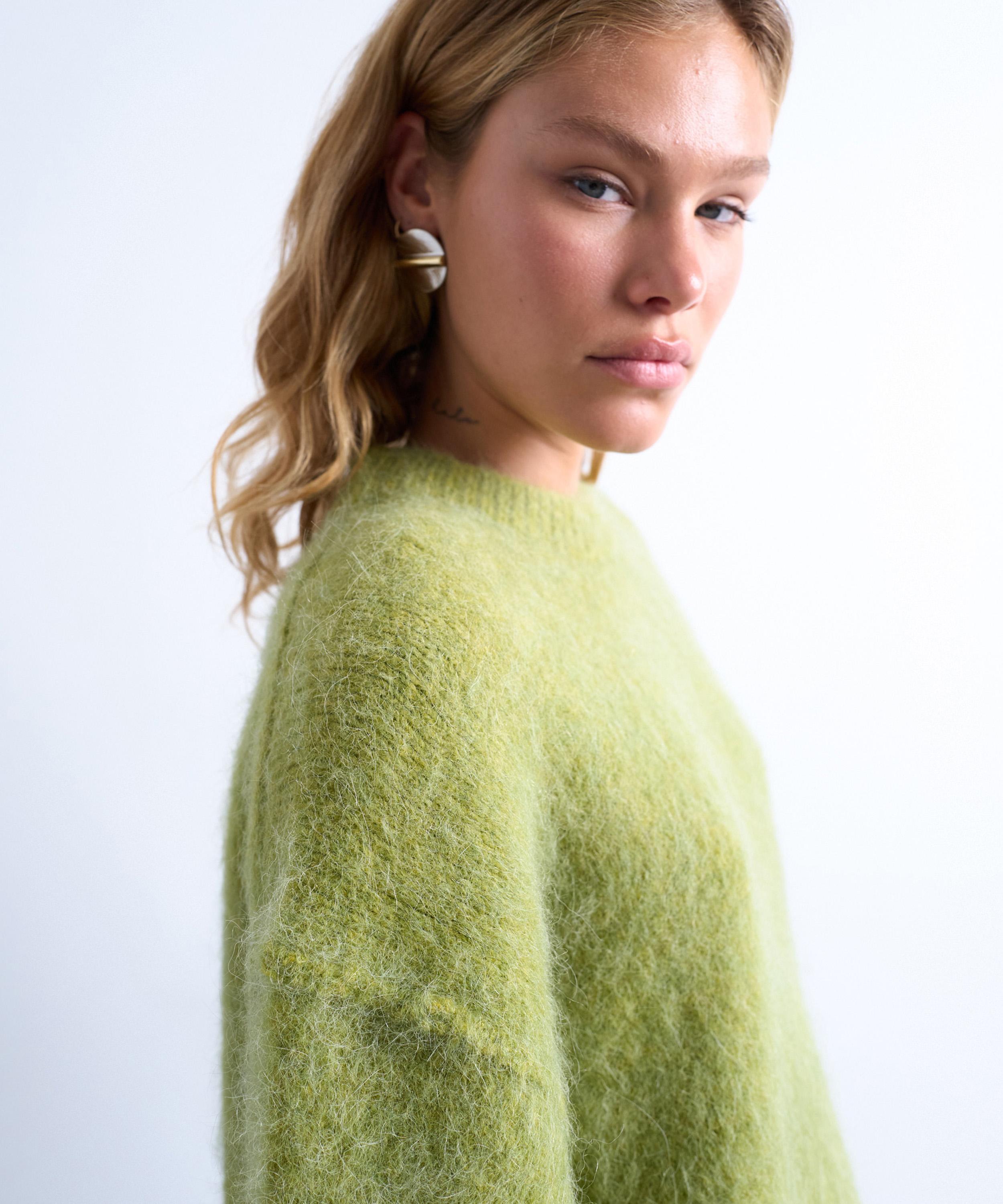 TOPSHOP - Green Knitted Alpaca Boxy Jumper image number 2