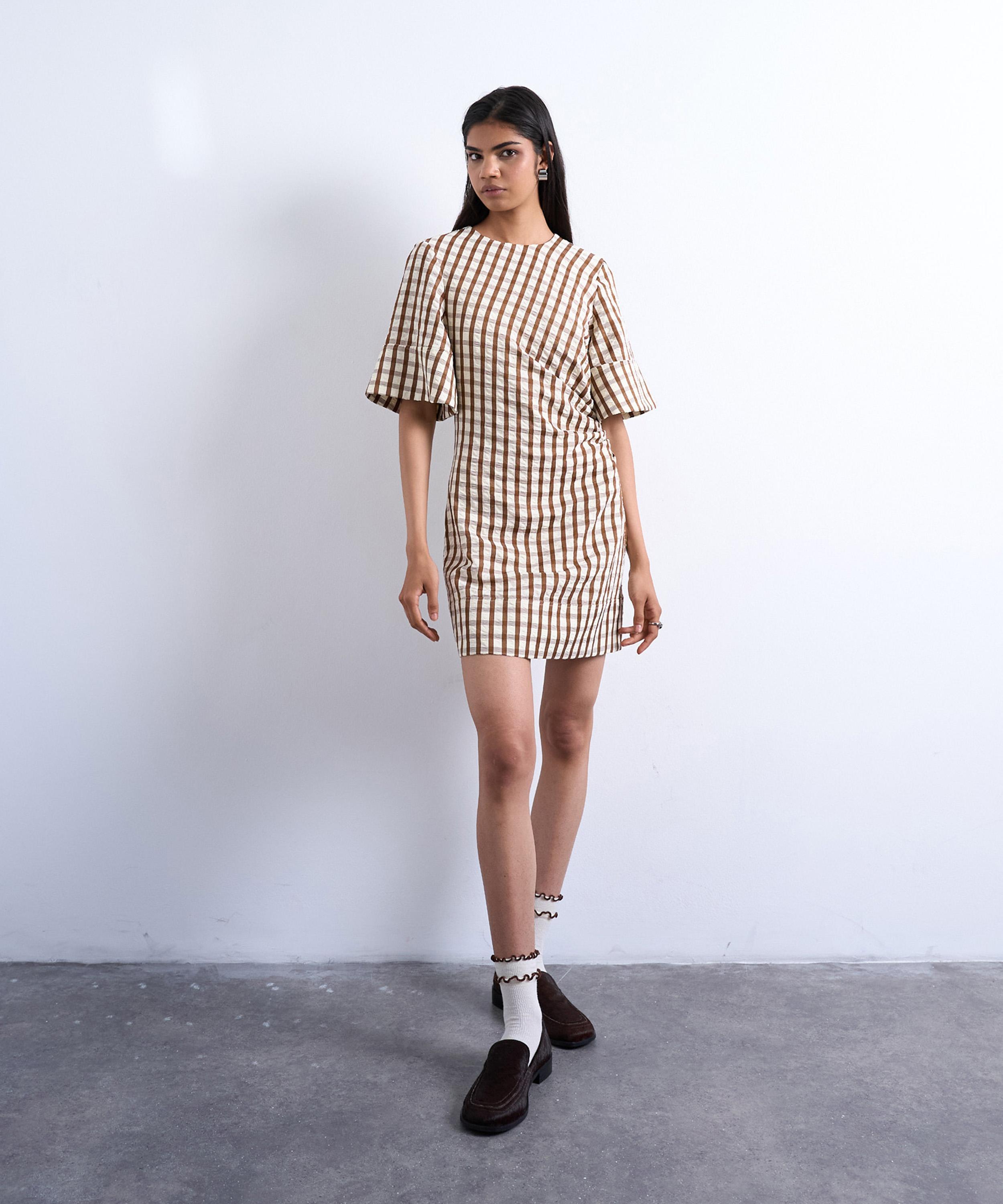 TOPSHOP - Brown Check Seersucker T-Shirt Mini Dress  image number 0