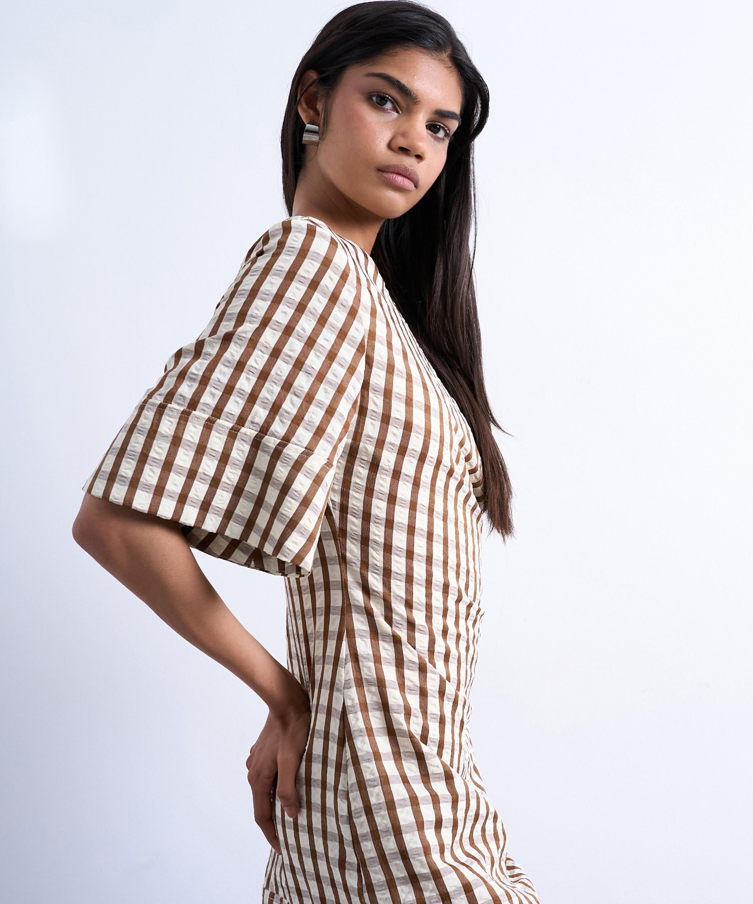 TOPSHOP - Brown Check Seersucker T-Shirt Mini Dress  image number 1