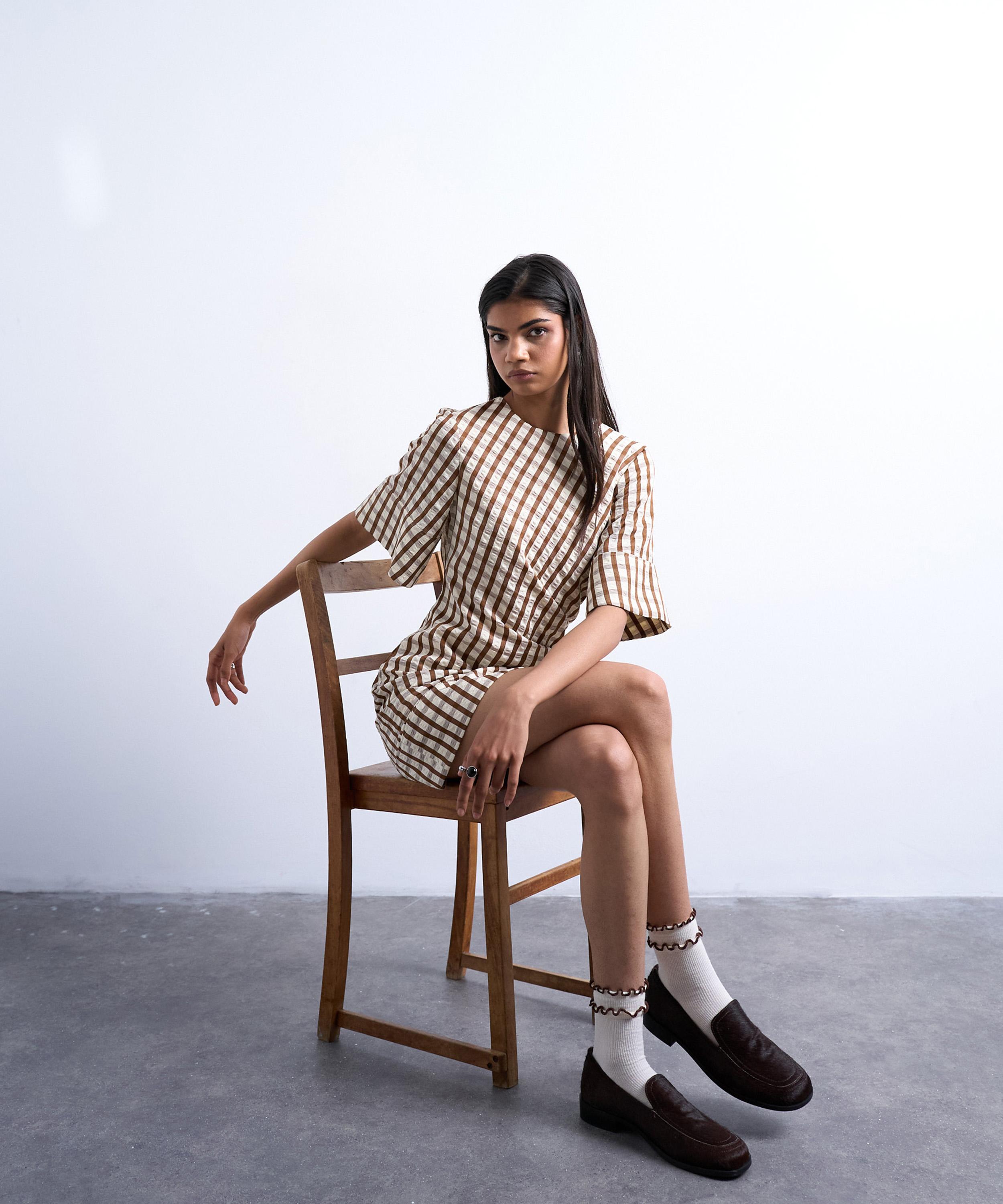 TOPSHOP - Brown Check Seersucker T-Shirt Mini Dress  image number 3