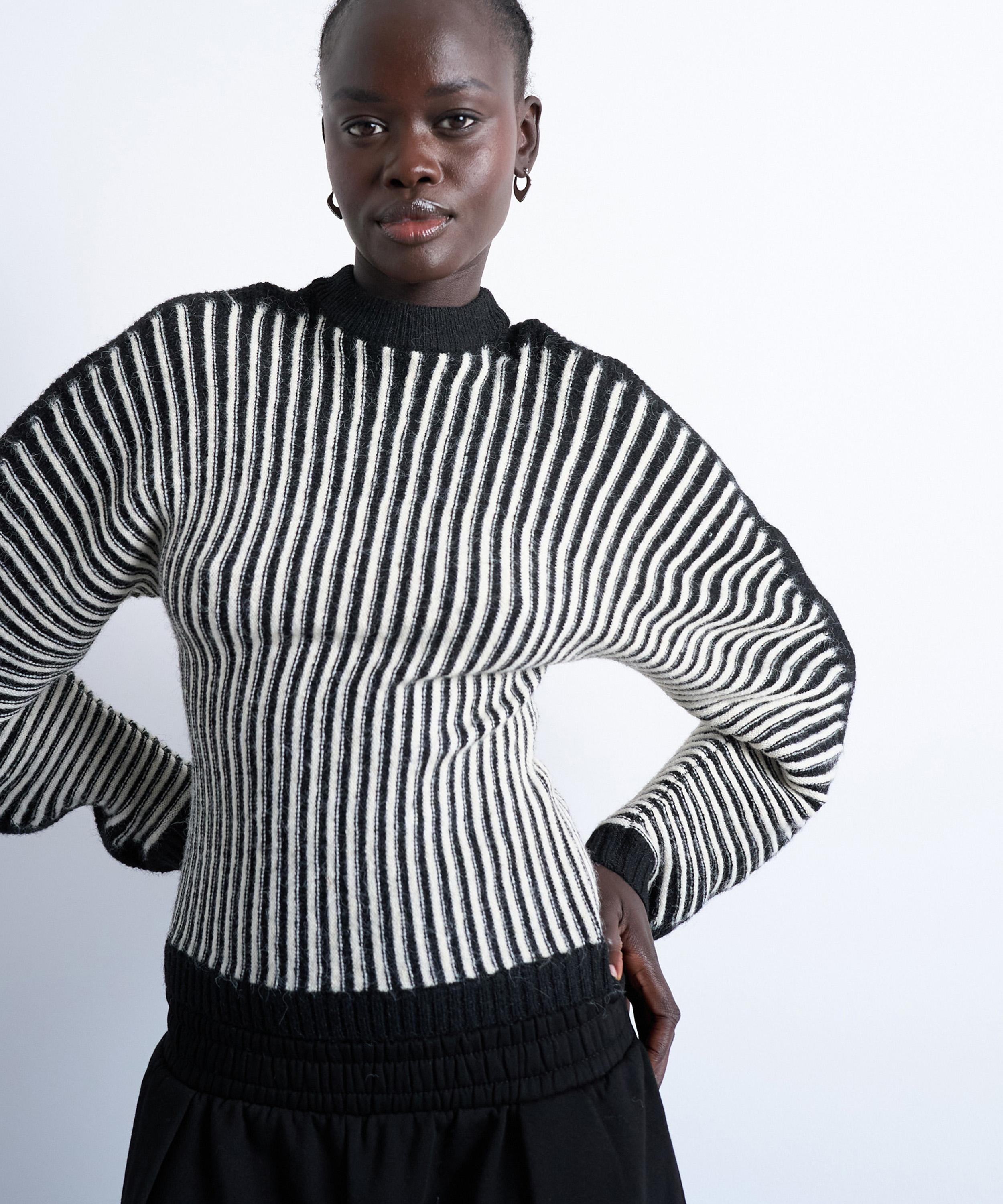 TOPSHOP - Black and White Cocoon Pleated Ribbed Jumper image number 0