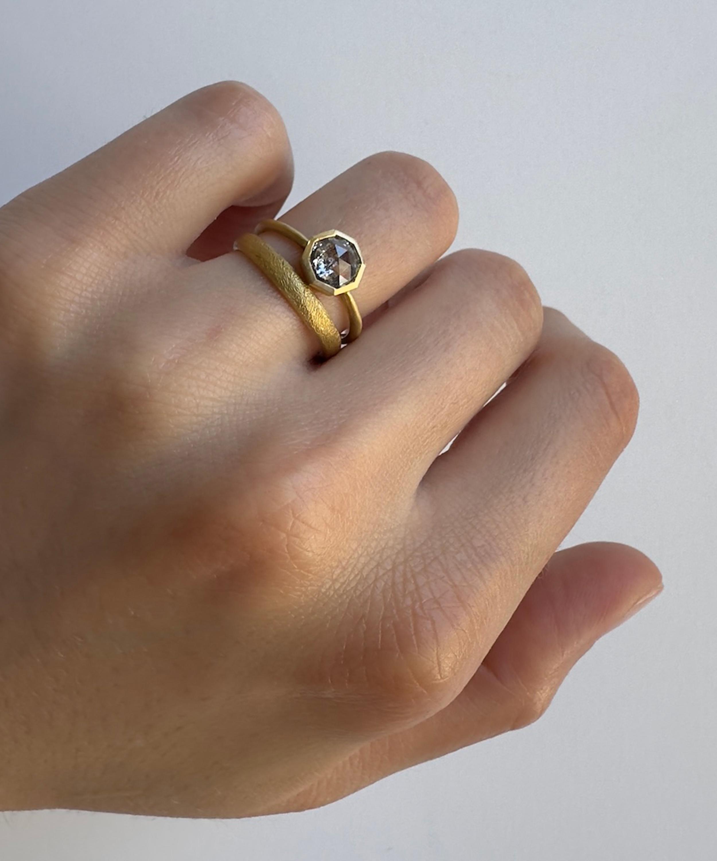 Satomi Kawakita - 18ct Gold Rose Cut Salt Pepper Diamond Ring image number 1