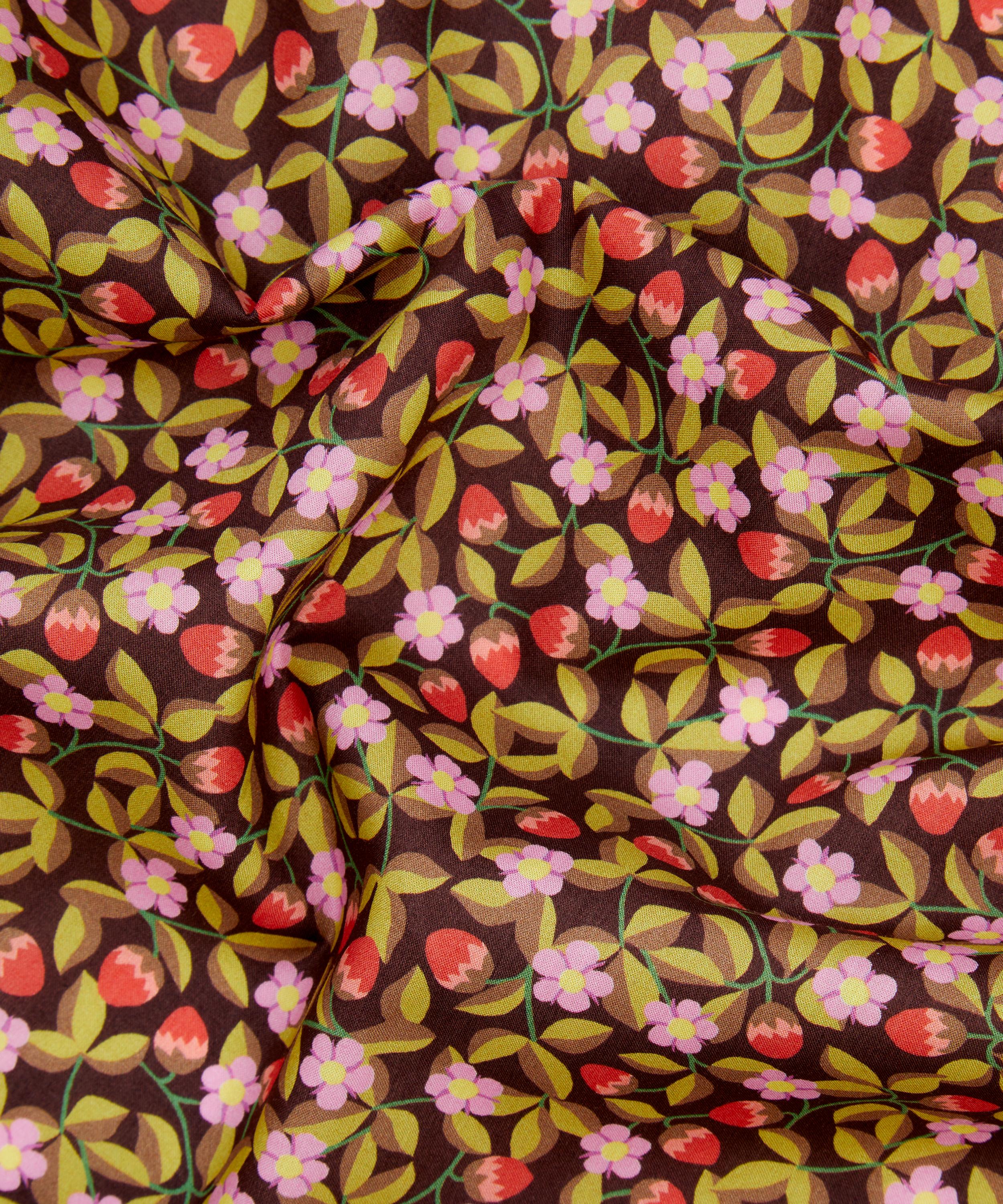 Liberty Fabrics - Kelmscott Strawberries Tana Lawn Cotton™ image number 3
