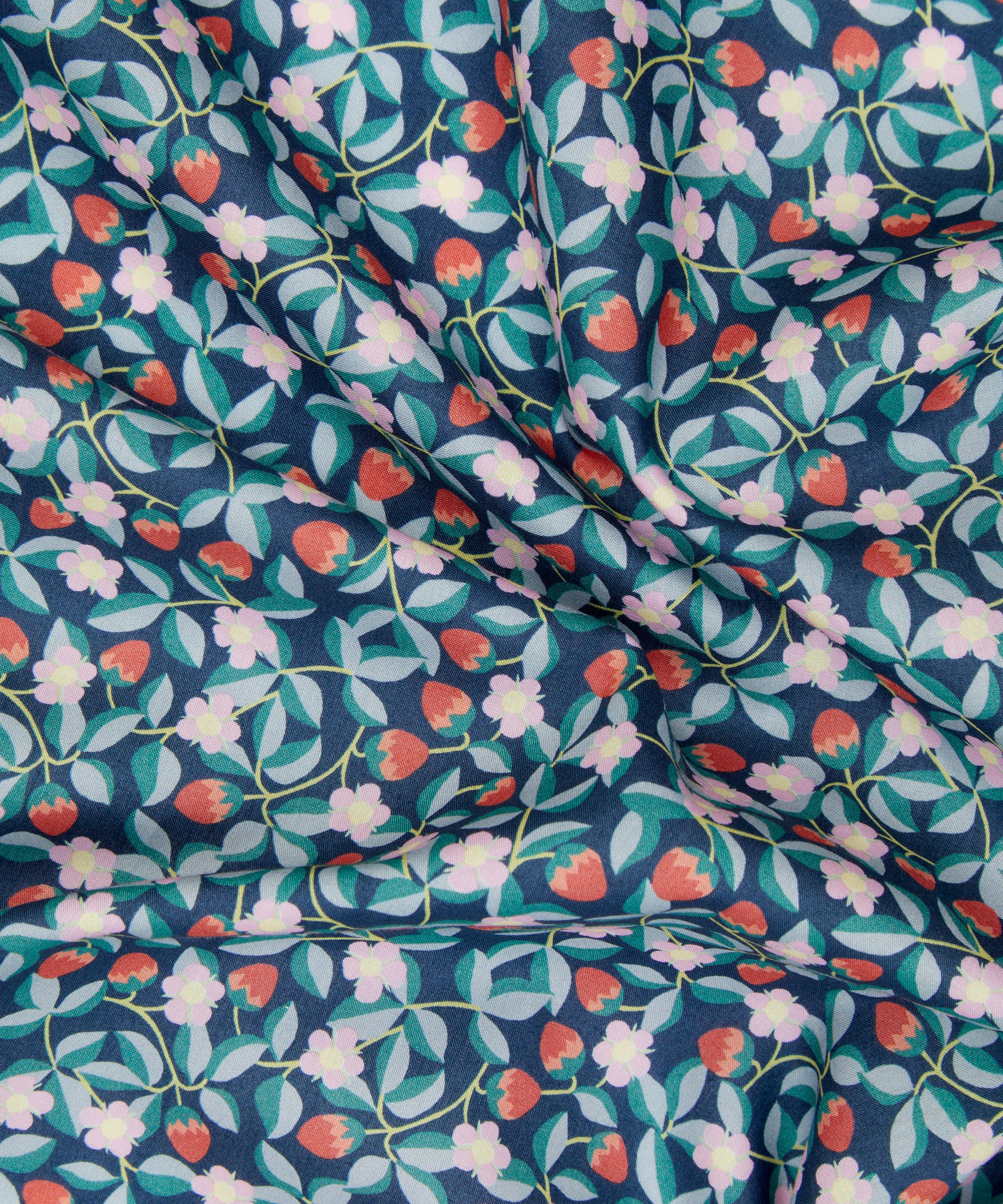 Liberty Fabrics - Kelmscott Strawberries Tana Lawn Cotton™ image number 3