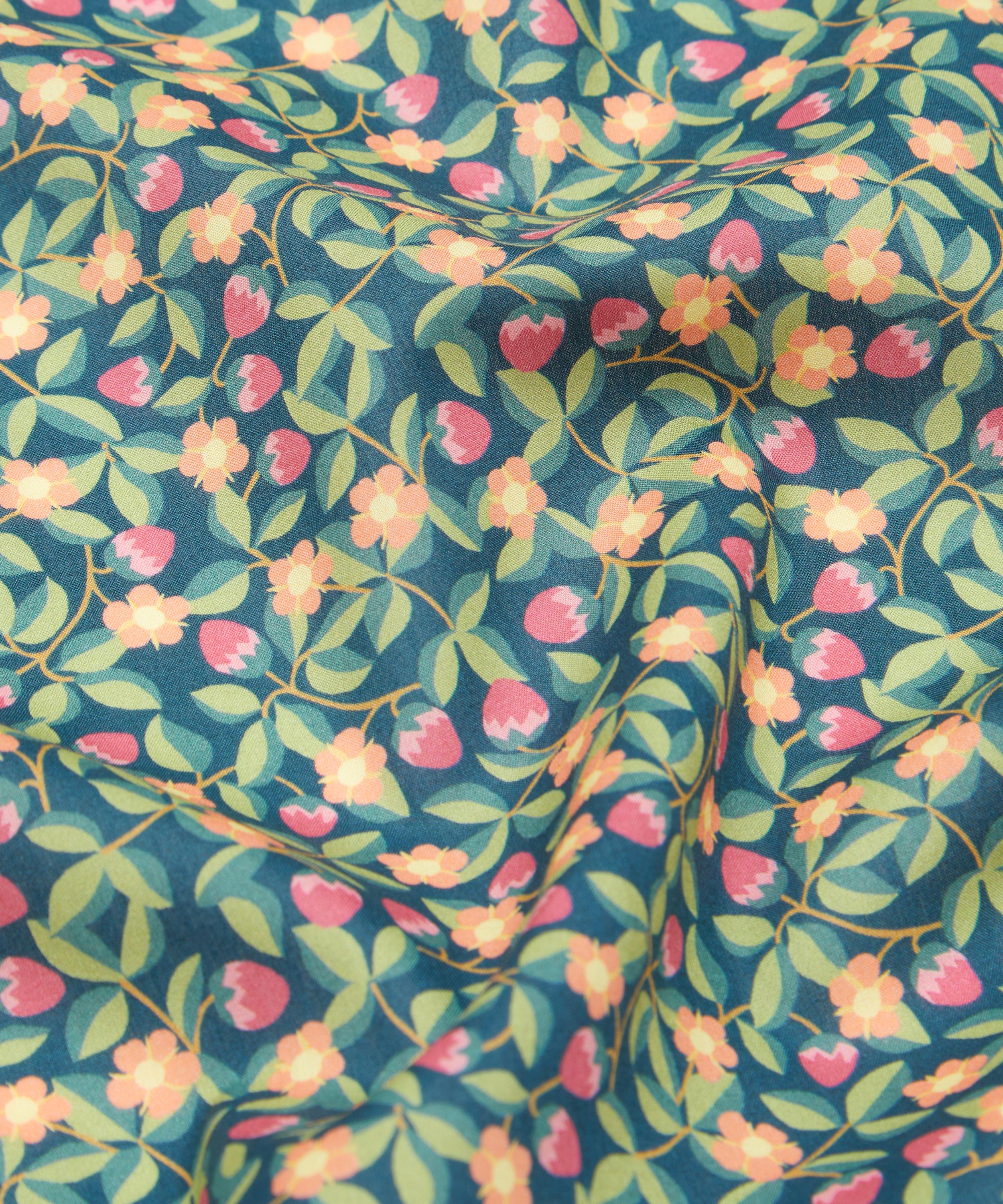 Liberty Fabrics - Kelmscott Strawberries Tana Lawn Cotton™ image number 3