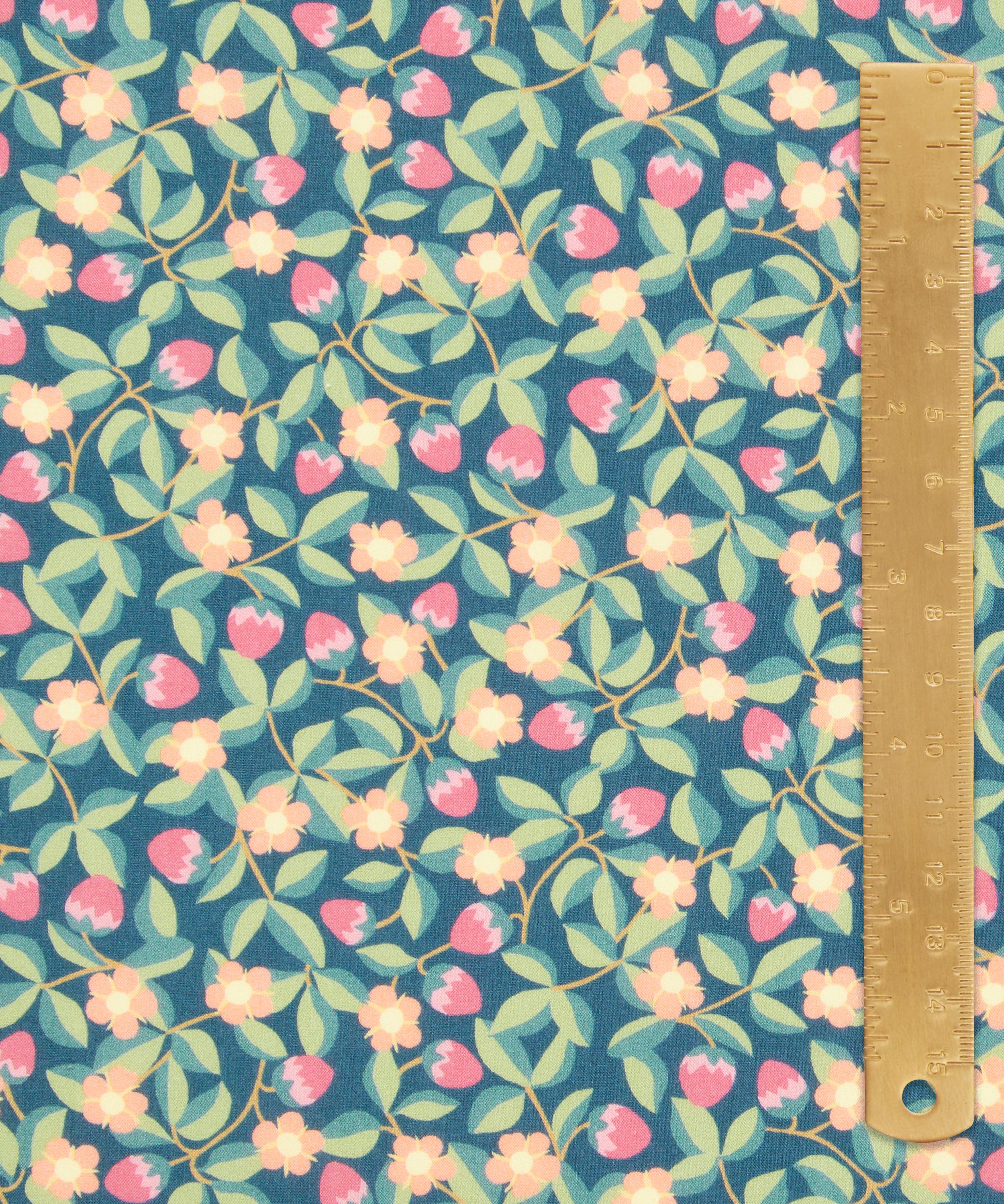 Liberty Fabrics - Kelmscott Strawberries Tana Lawn Cotton™ image number 4