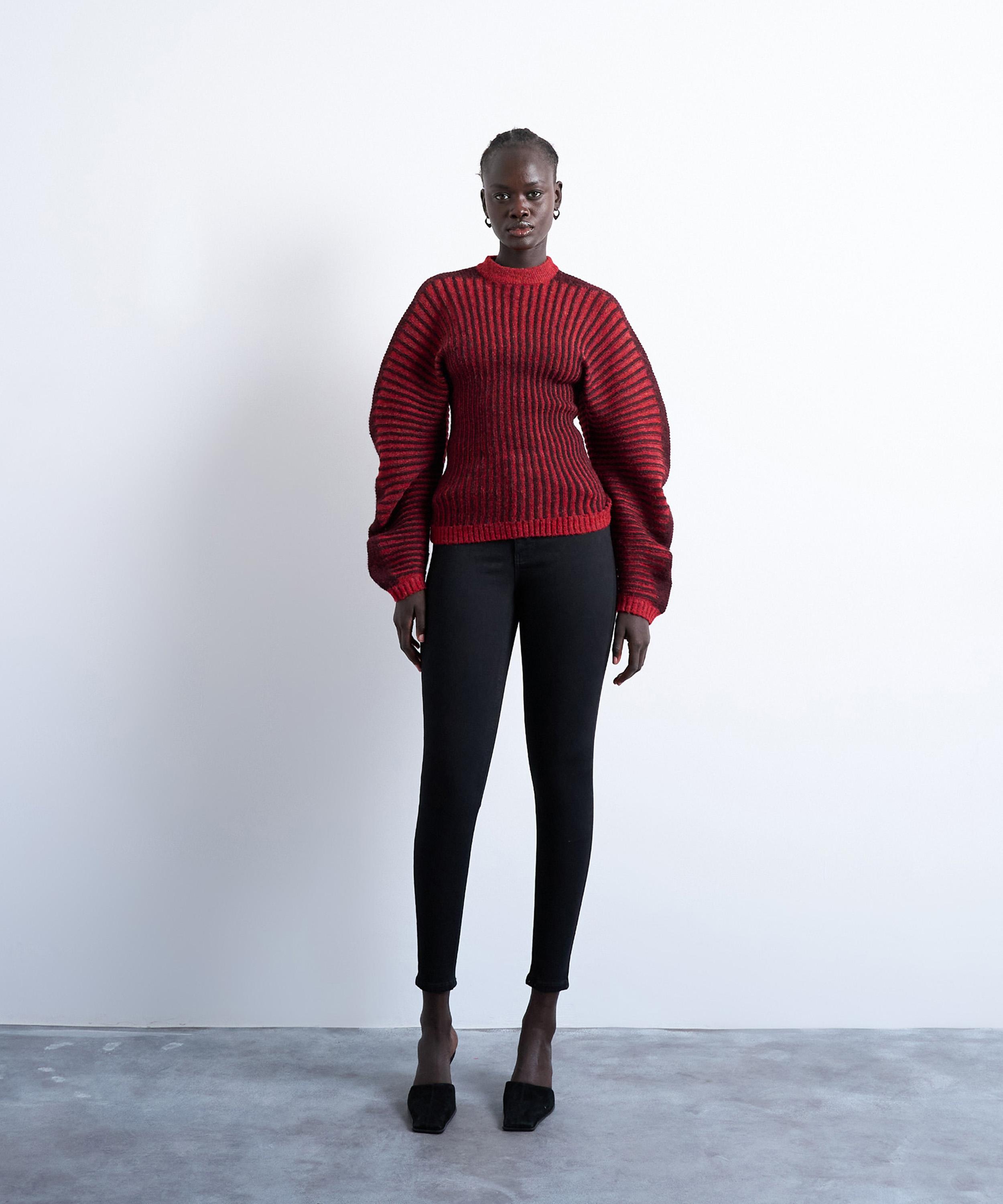TOPSHOP - Red Cocoon Pleated Ribbed Jumper image number 3