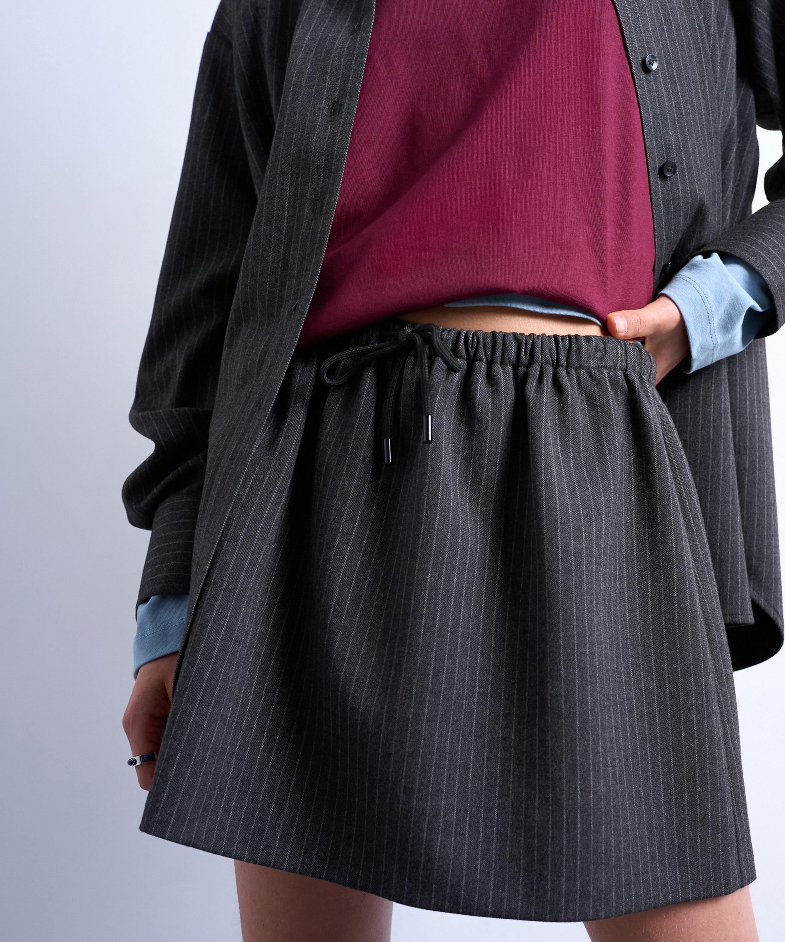 TOPSHOP - Charcoal Pinstripe Brushed Flippy Mini Skirt image number 2