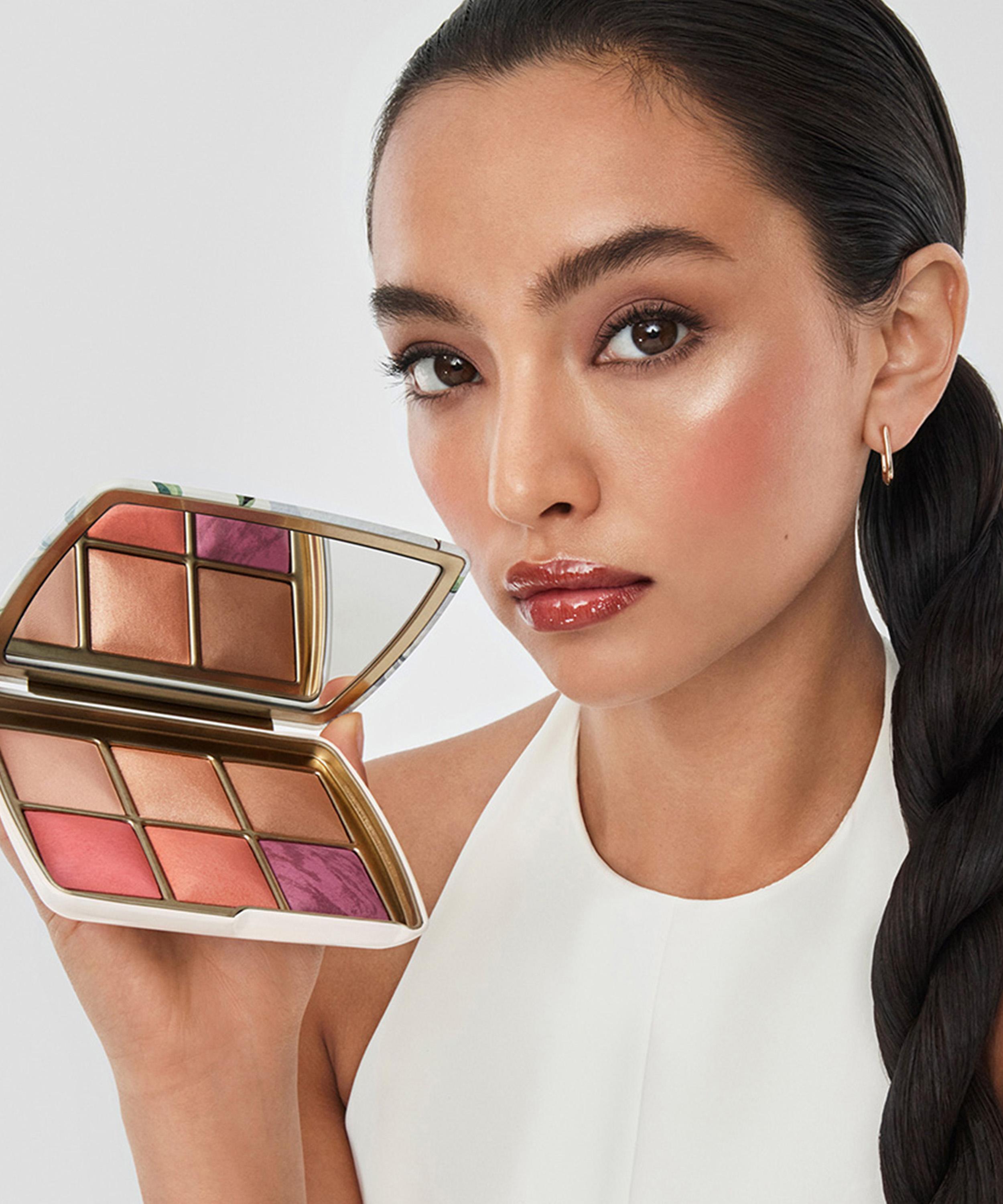 Hourglass - Ambient Lightning Palette Unlocked Edit in Deer image number 3