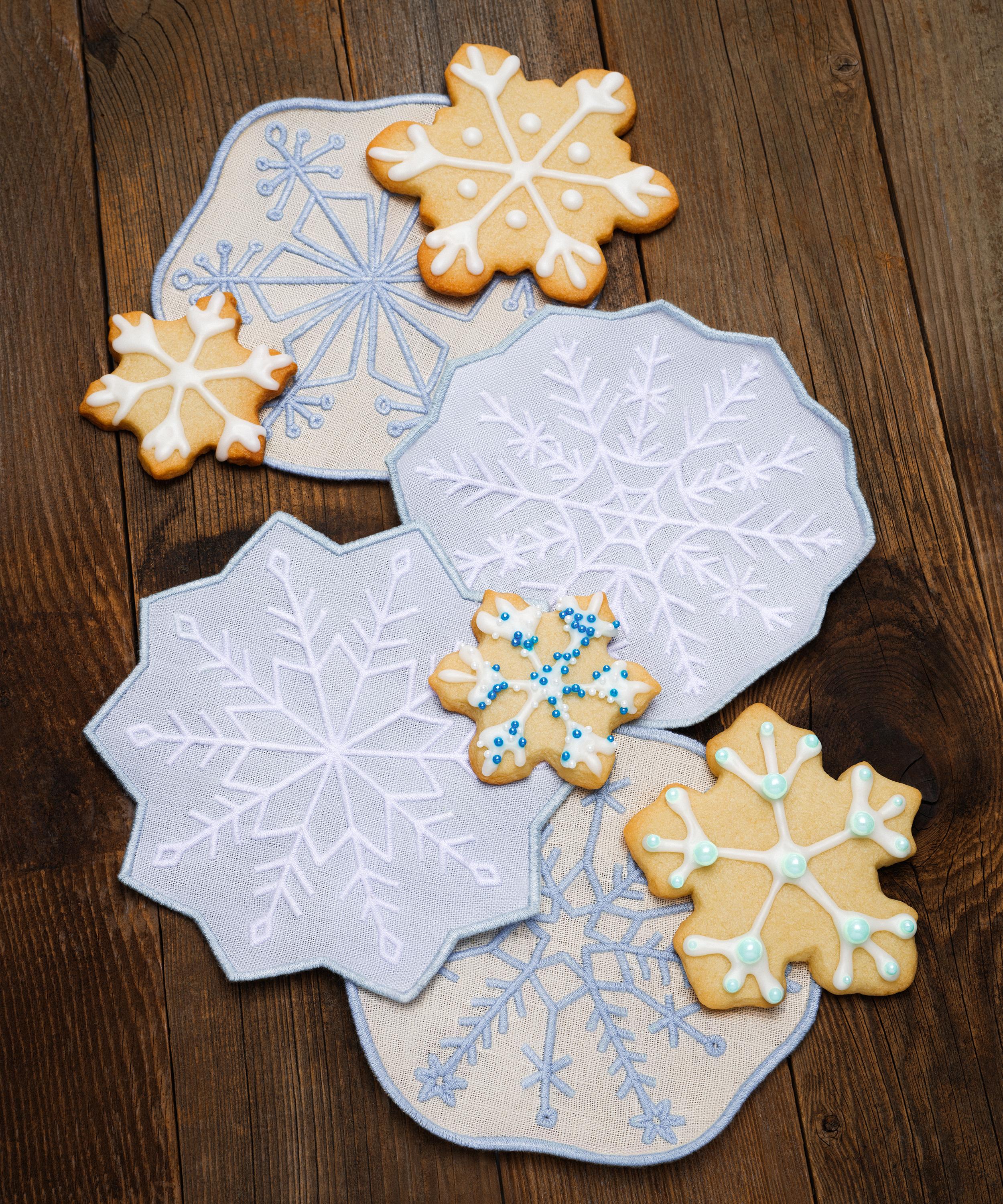 Piecework - Snowflakes Cocktail Napkins Set of 4 image number 1