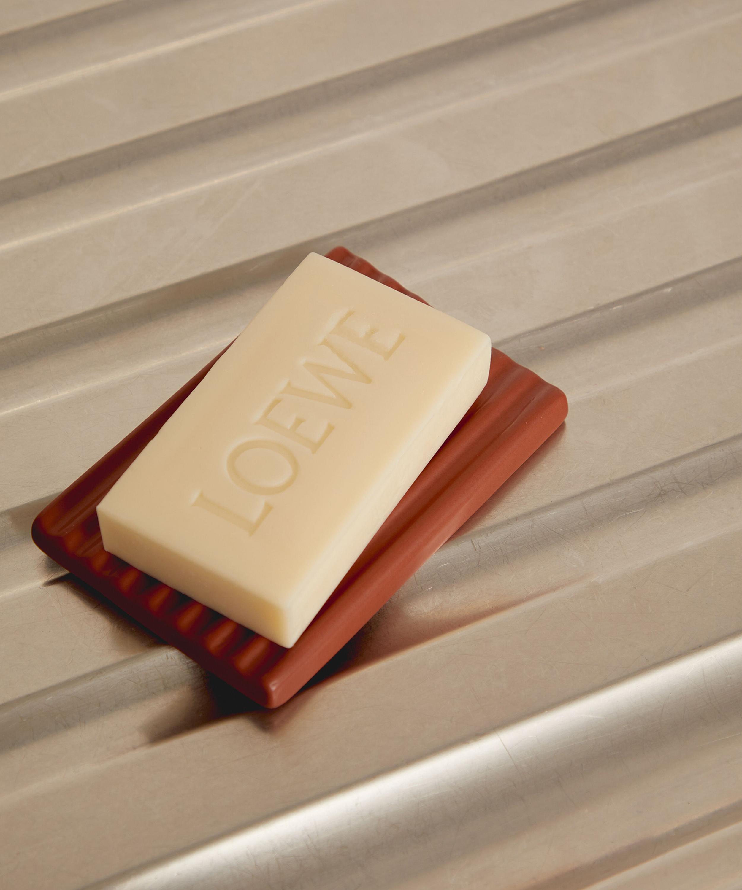 Loewe - Soap Base image number 4