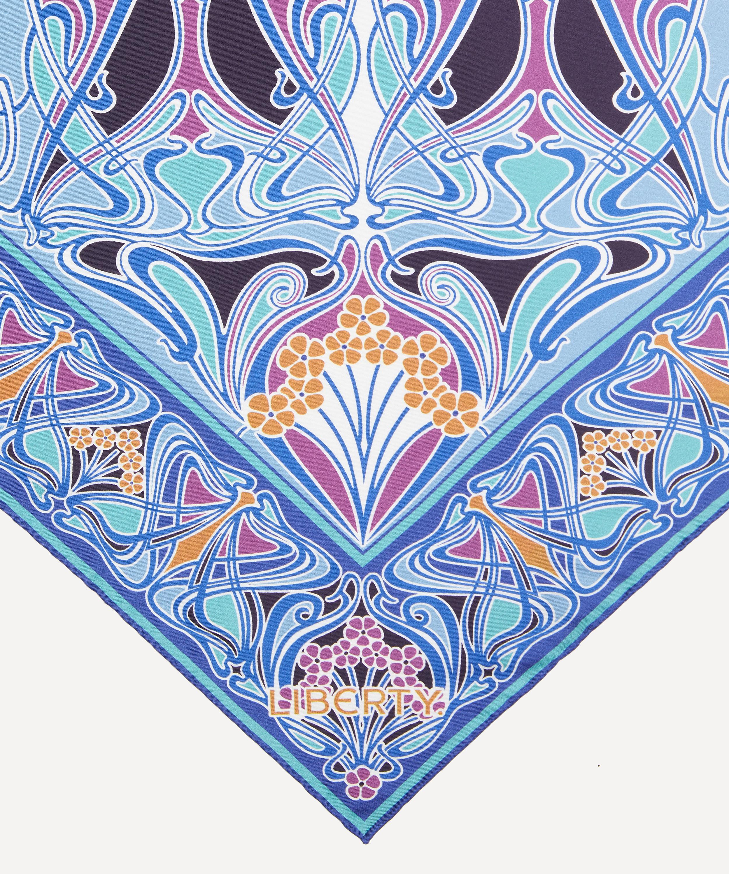 Liberty - Ianthe Triangle 100X140 Silk Scarf image number 2
