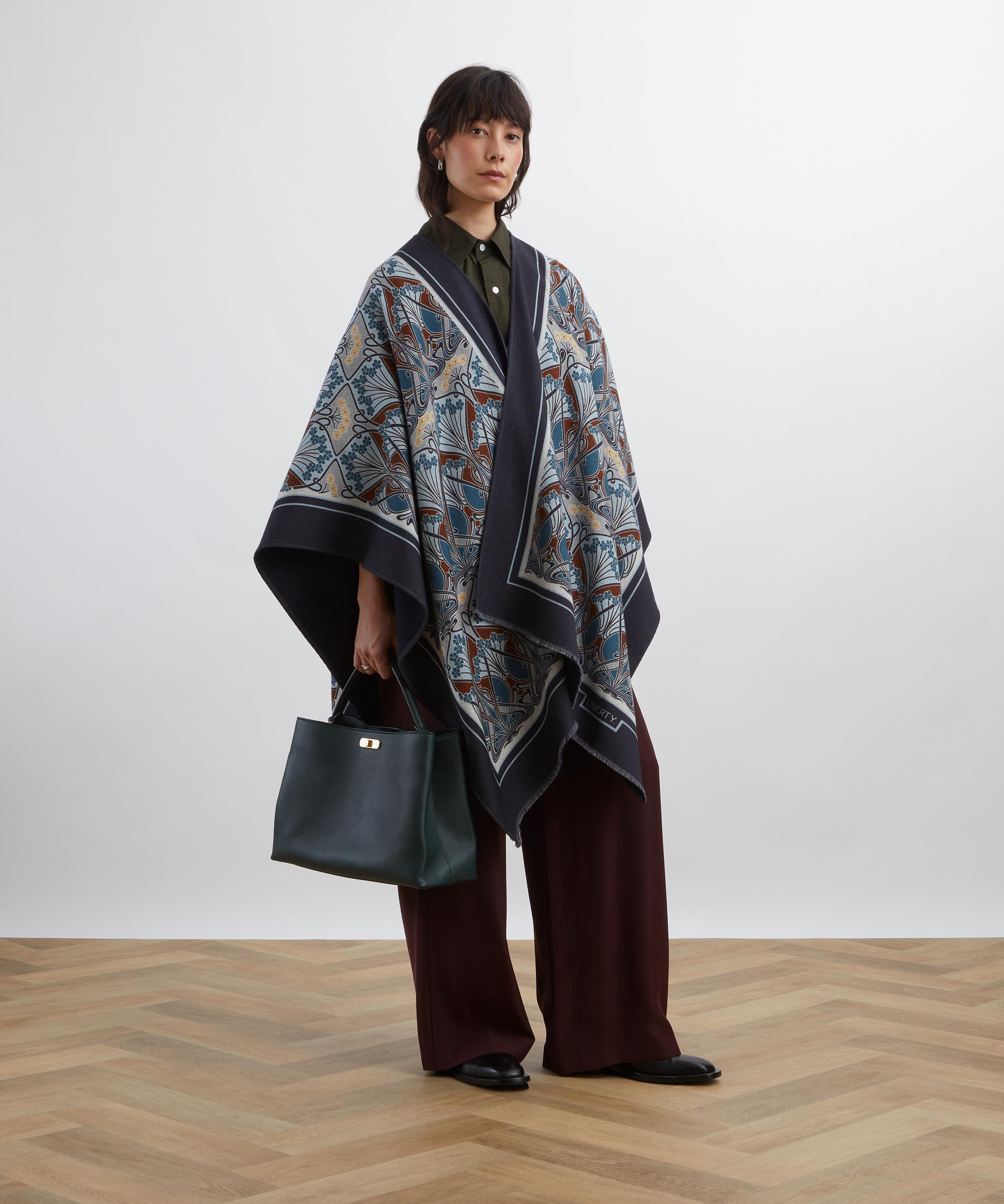 Liberty - Ianthe 160X140 Wool Cape image number 1