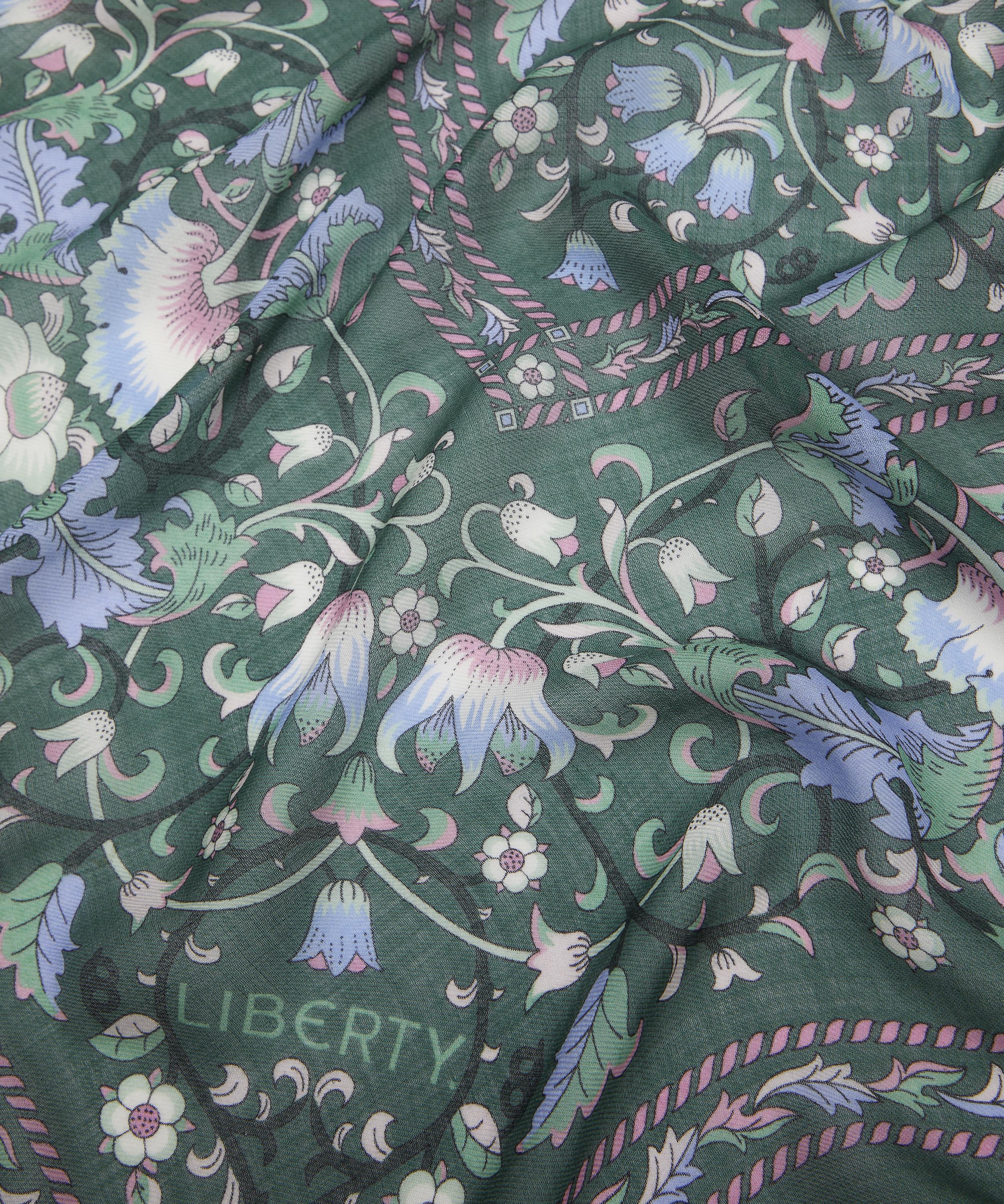 Liberty - Lodden Triangle 100X140 Wool-Silk Scarf image number 4