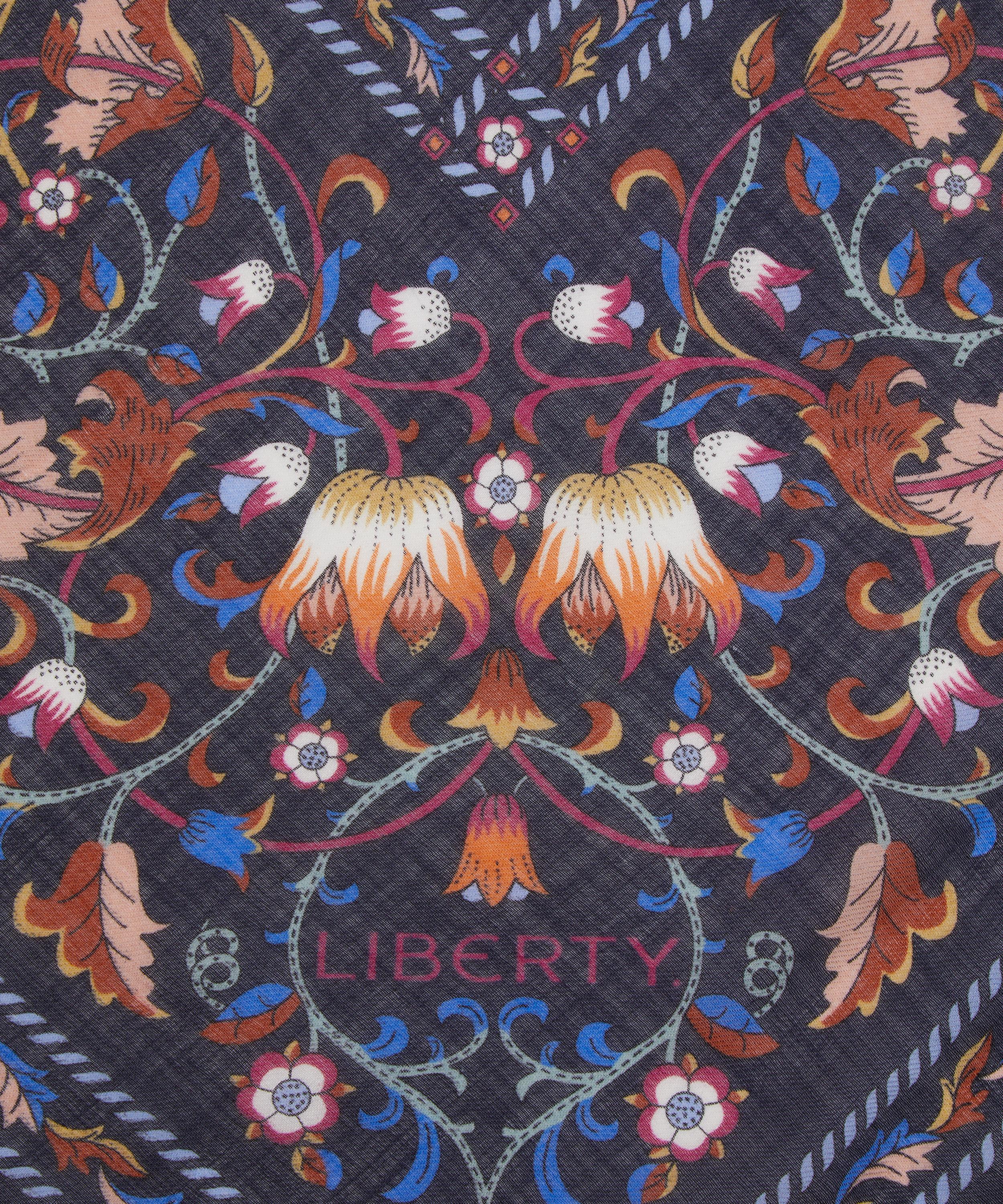Liberty - Lodden Triangle 100X140 Wool-Silk Scarf image number 2