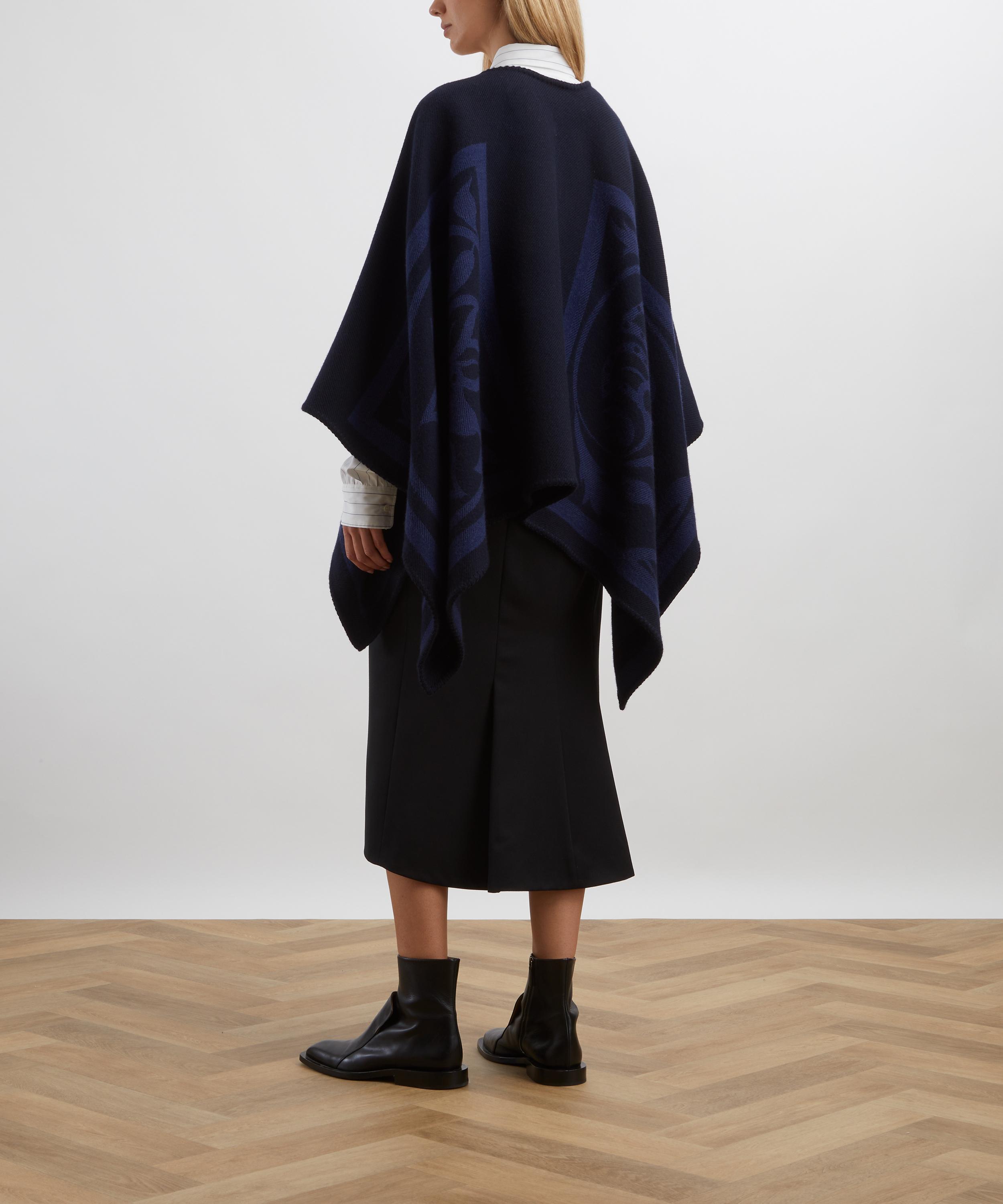 Liberty - Floral Tile 130X130 Wool Cape image number 3