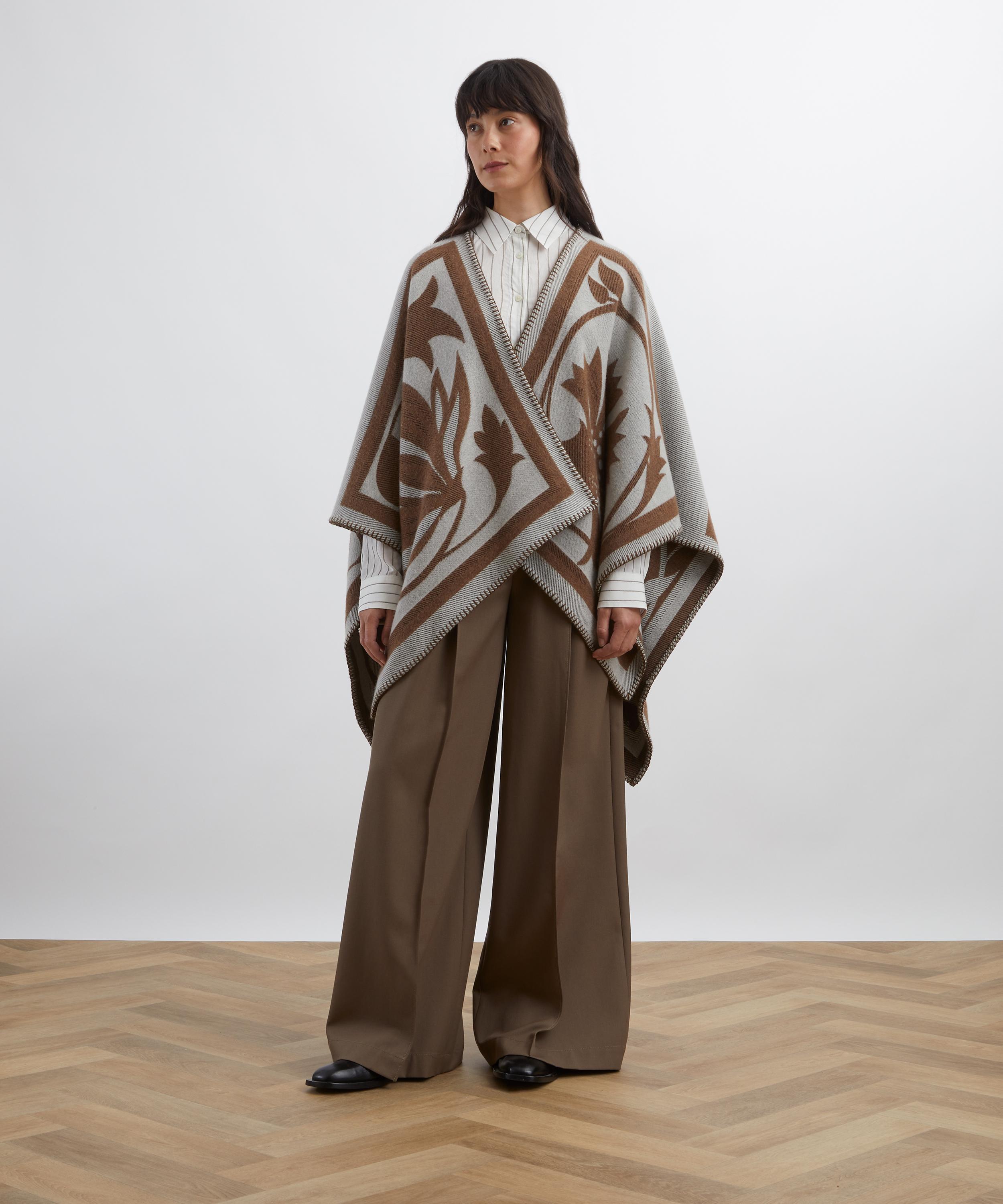 Liberty - Floral Tile 130X130 Wool Cape image number 2