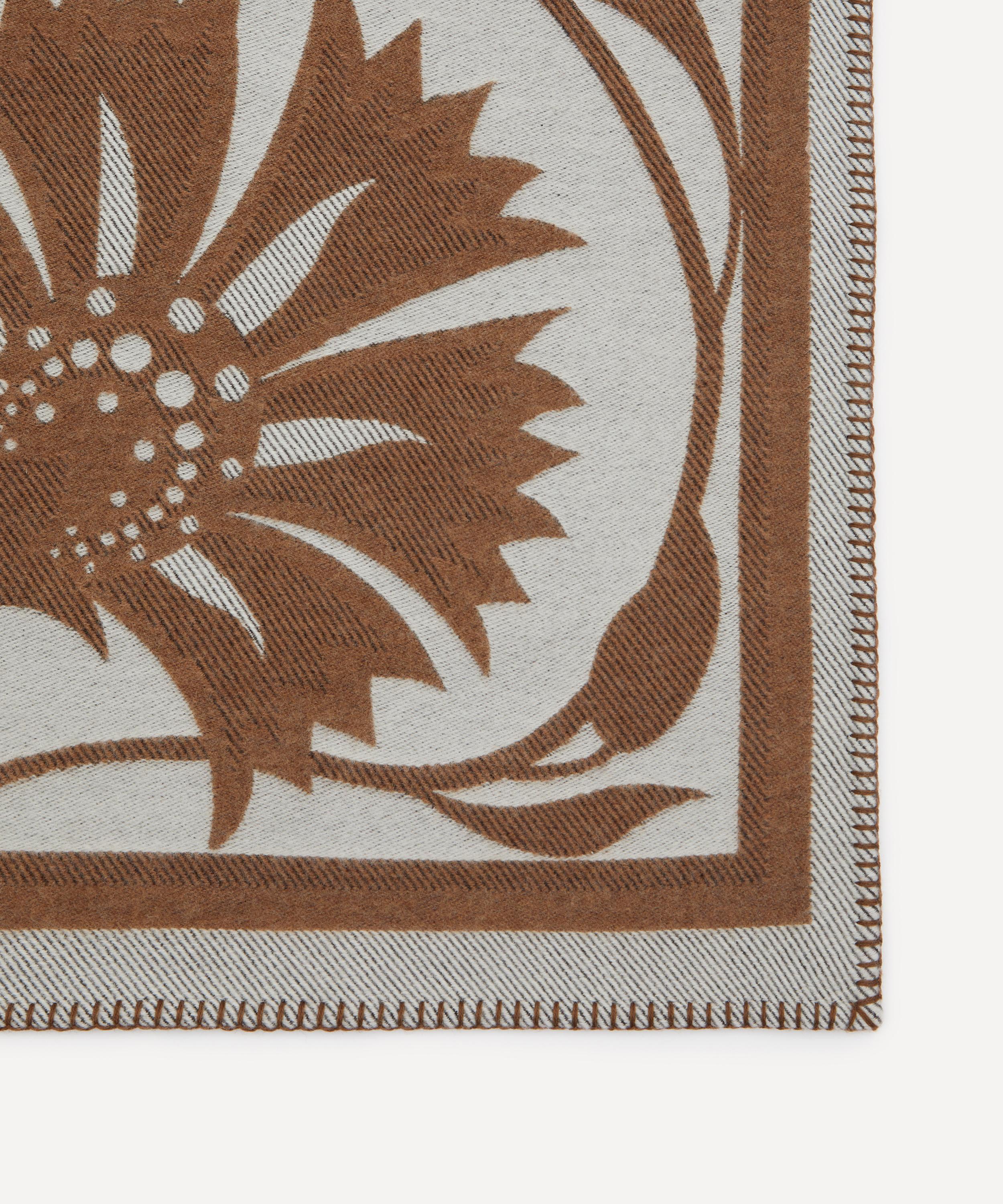 Liberty - Floral Tile 130X130 Wool Cape image number 4