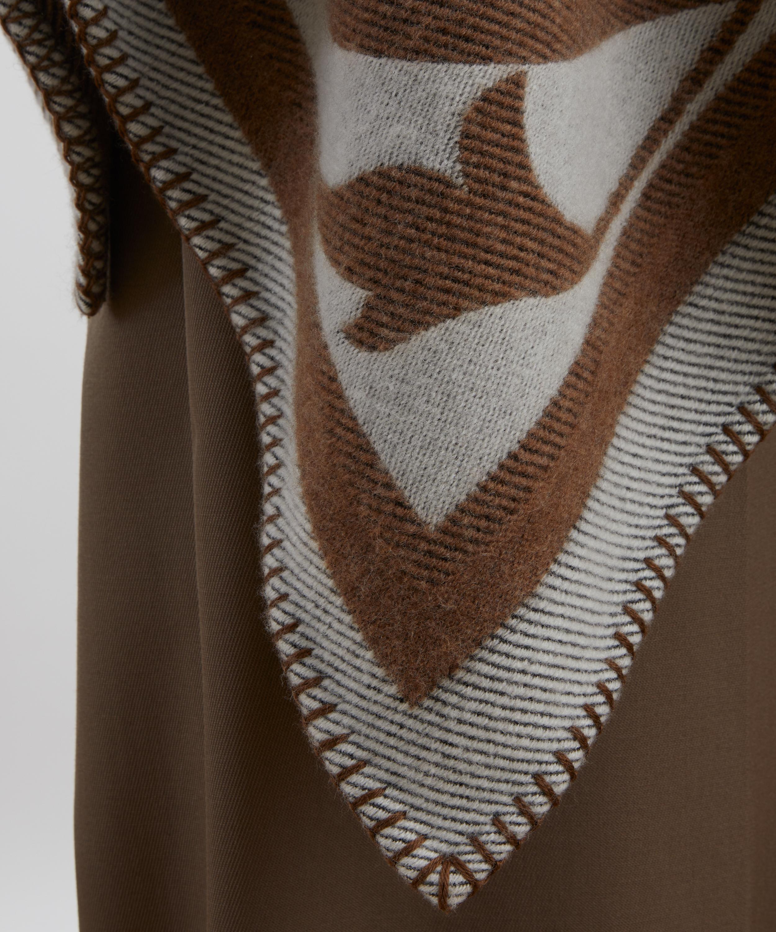 Liberty - Floral Tile 130X130 Wool Cape image number 5