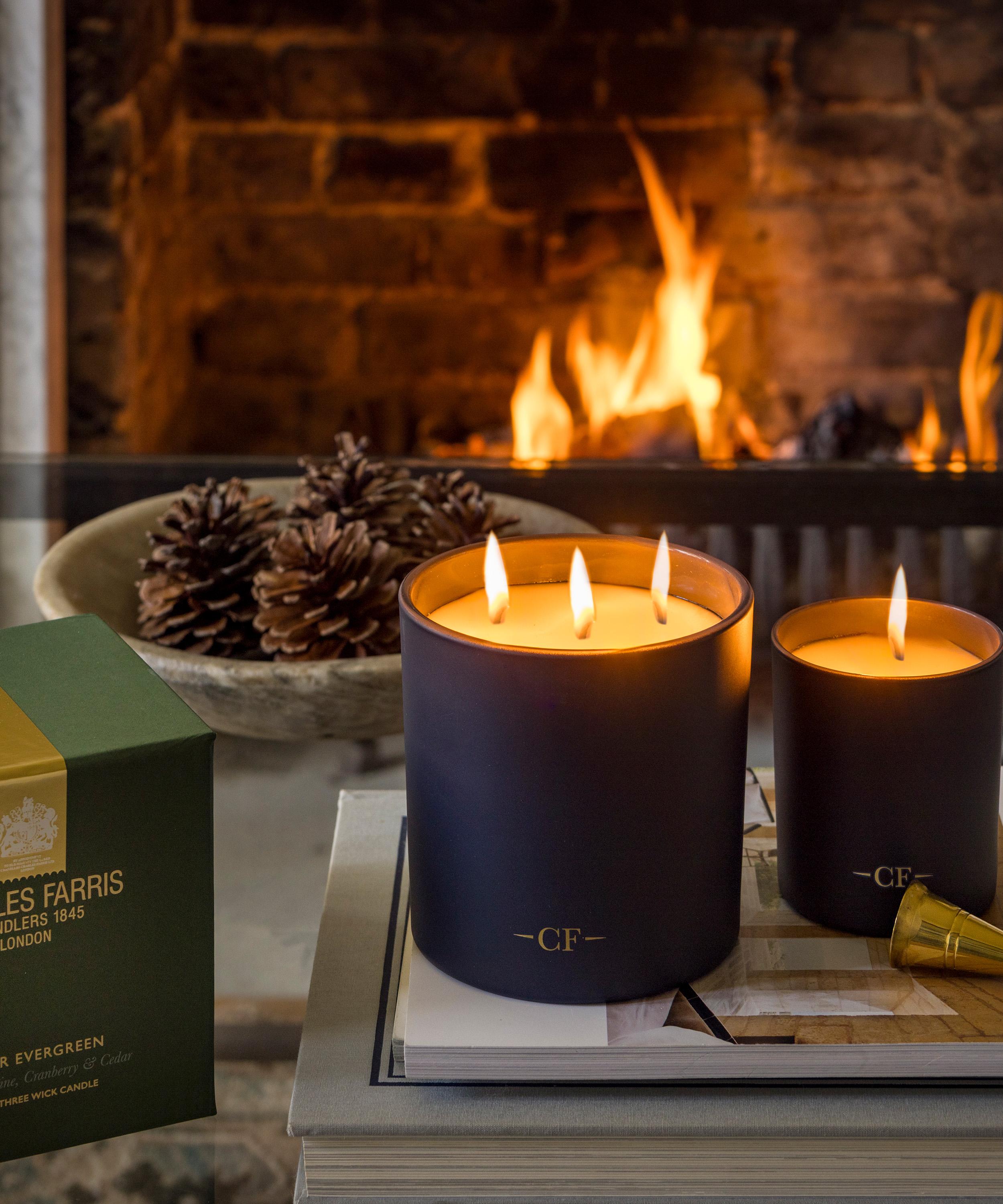 Charles Farris - Winter Evergreen Signature 1-Wick Candle 210g image number 2