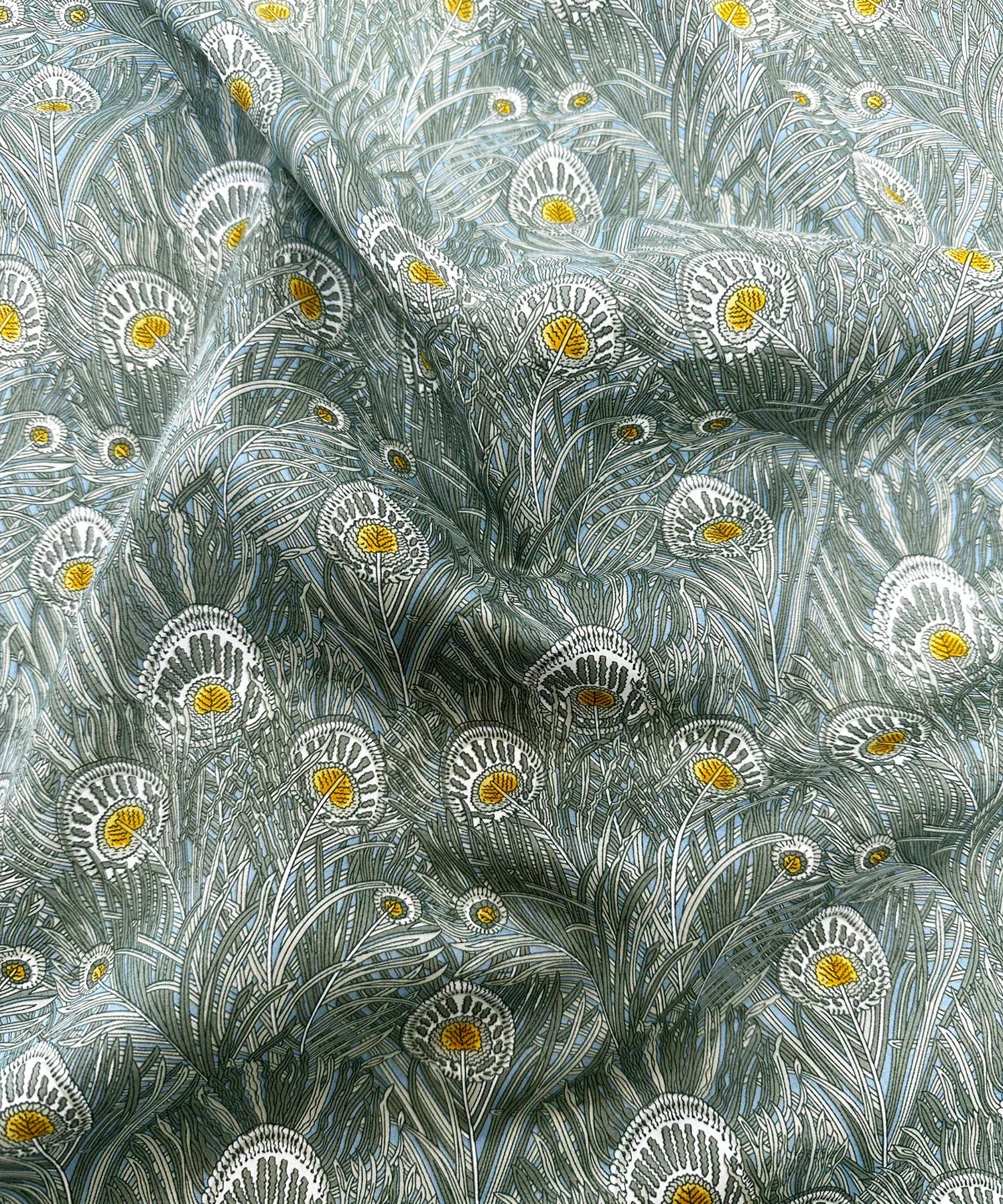 Coco & Wolf - Queen Hera Border Edge Bath Towel image number 3