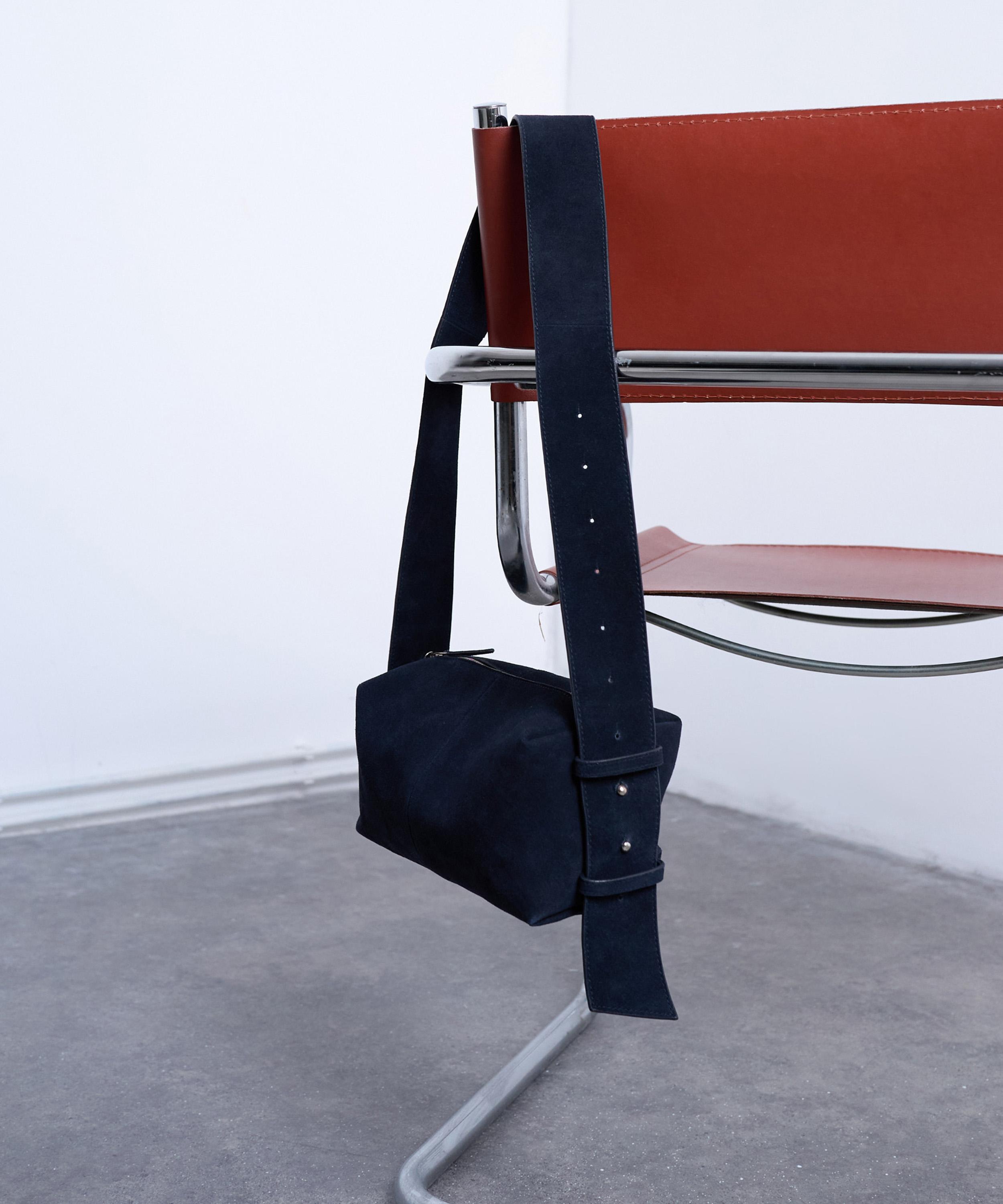 TOPSHOP - Chloe Suede Crossbody Bag