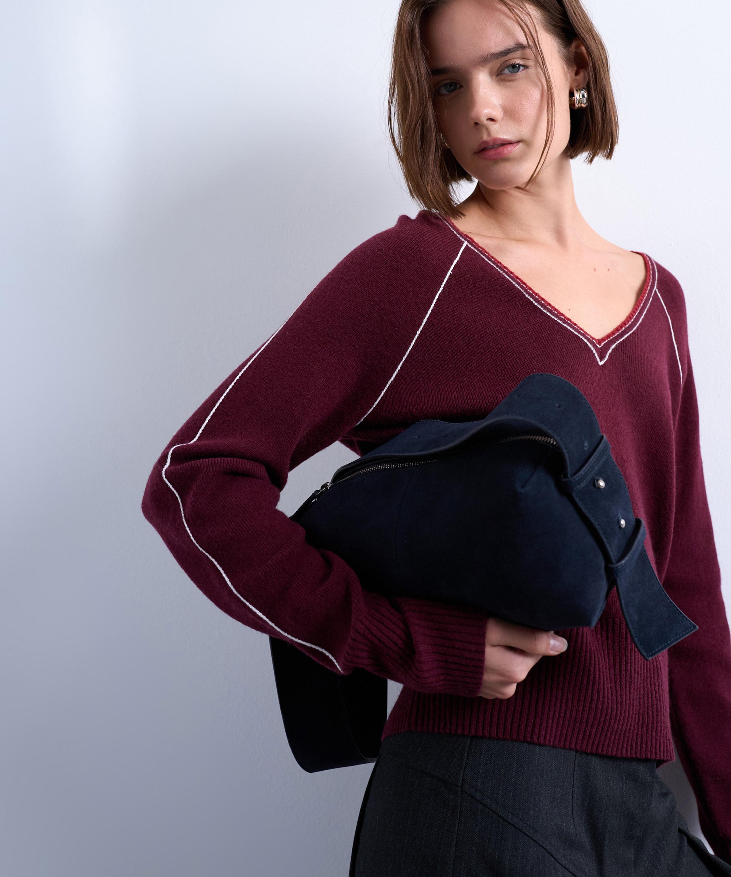 TOPSHOP - Chloe Suede Crossbody Bag image number 1