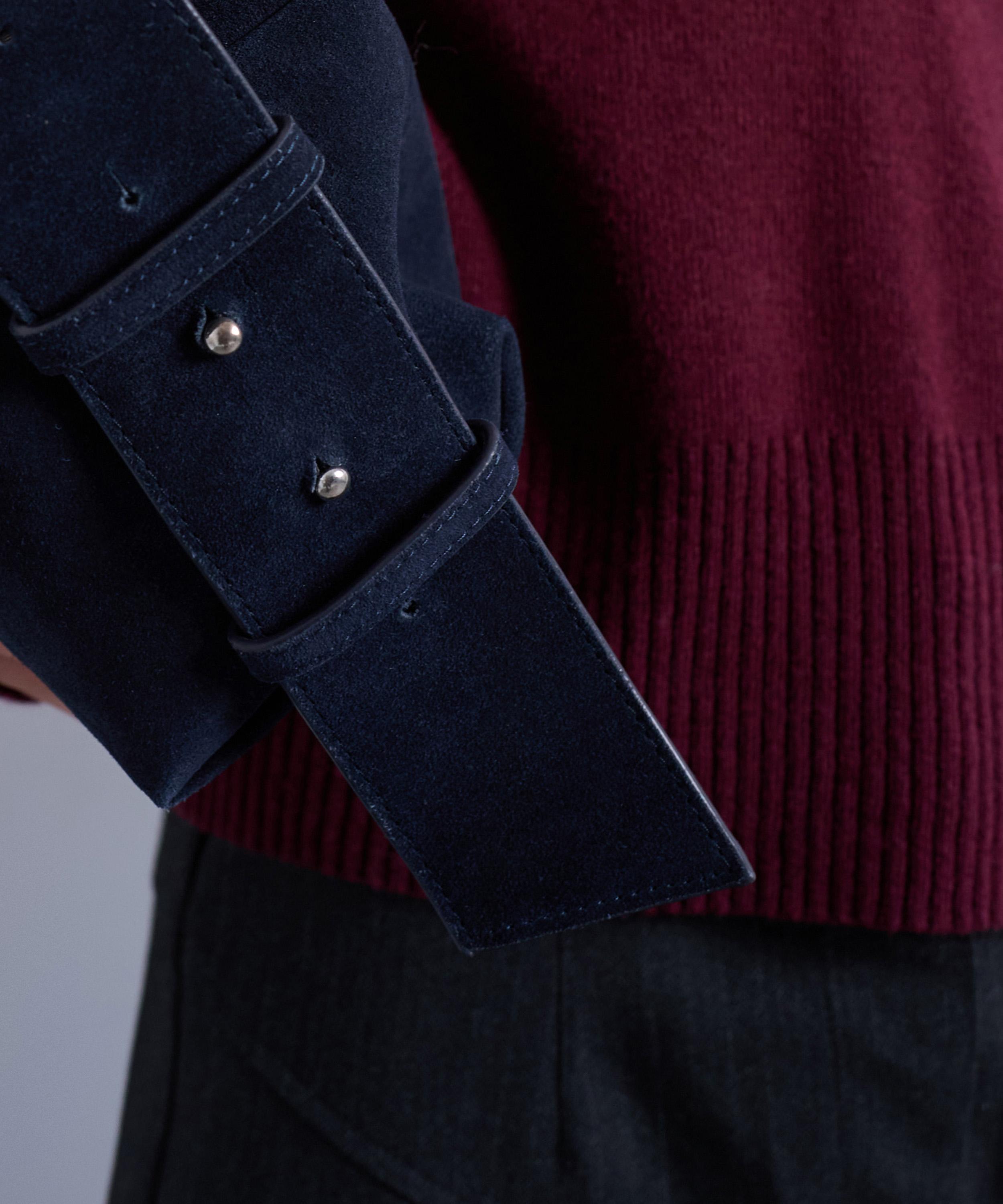 TOPSHOP - Chloe Suede Crossbody Bag image number 3