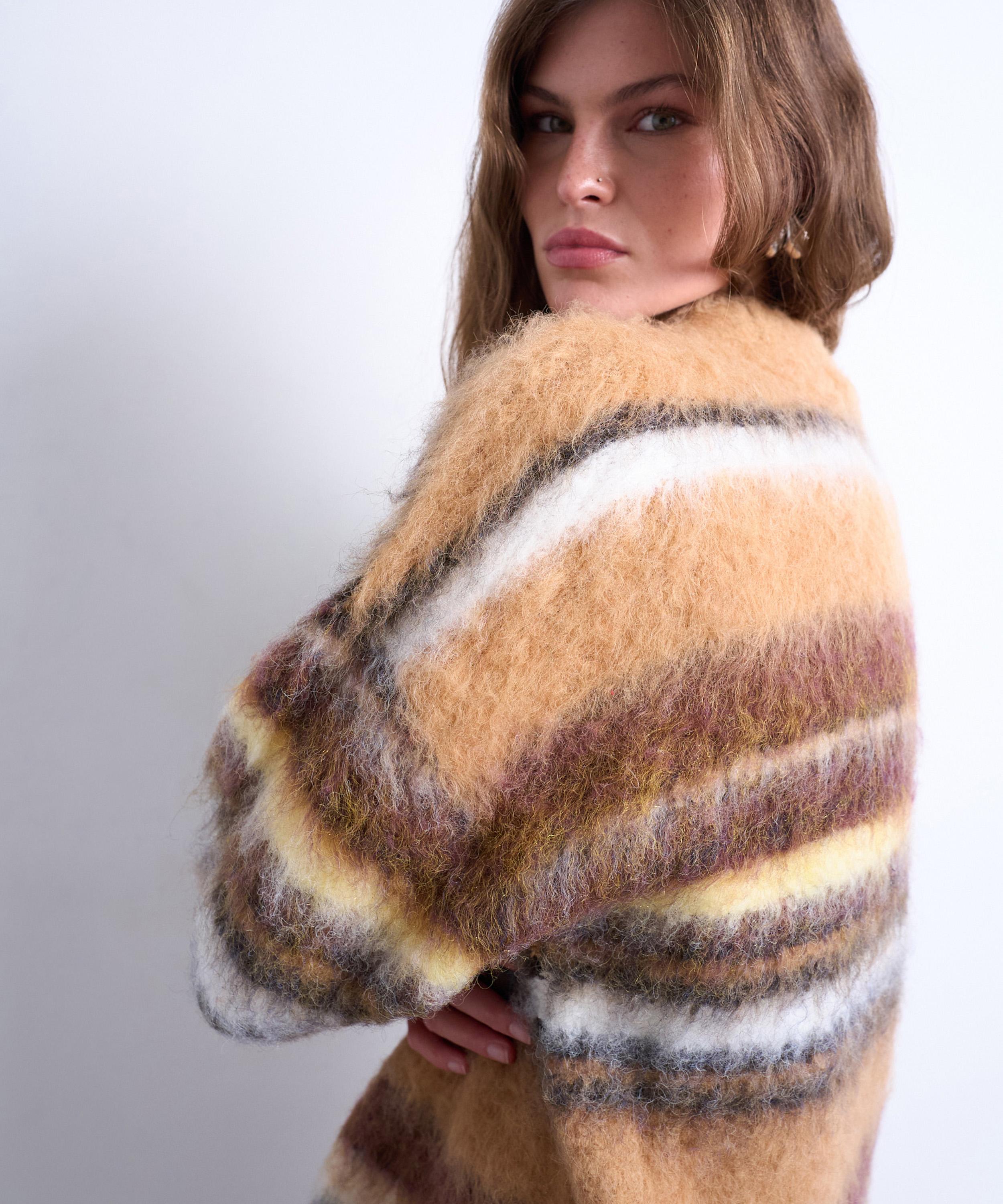 TOPSHOP - Neutral Knitted Fluffy Stripe Jumper image number 2