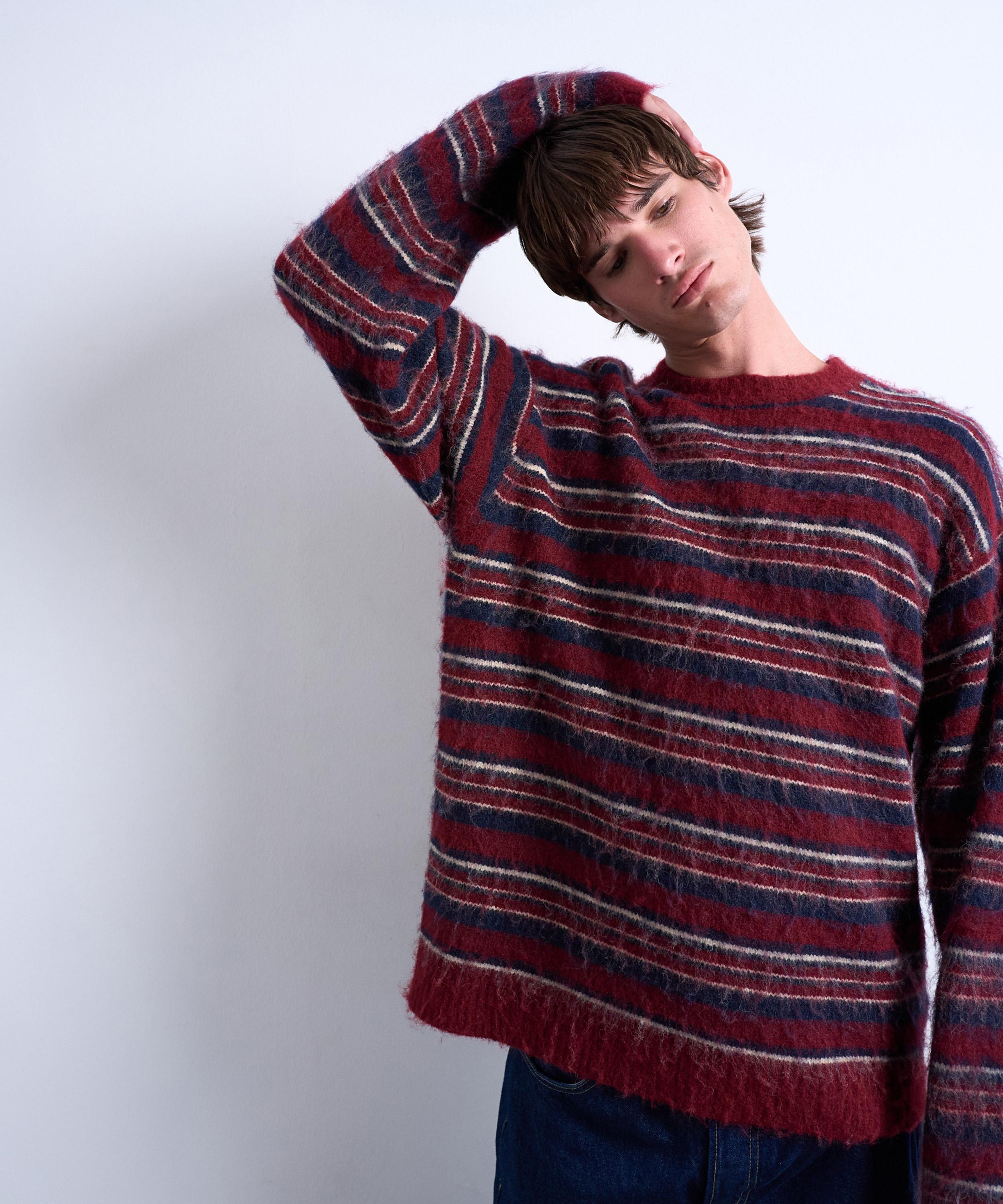 TOPMAN - Burgundy Fluffy Knit Relaxed Stripe Jumper image number 2