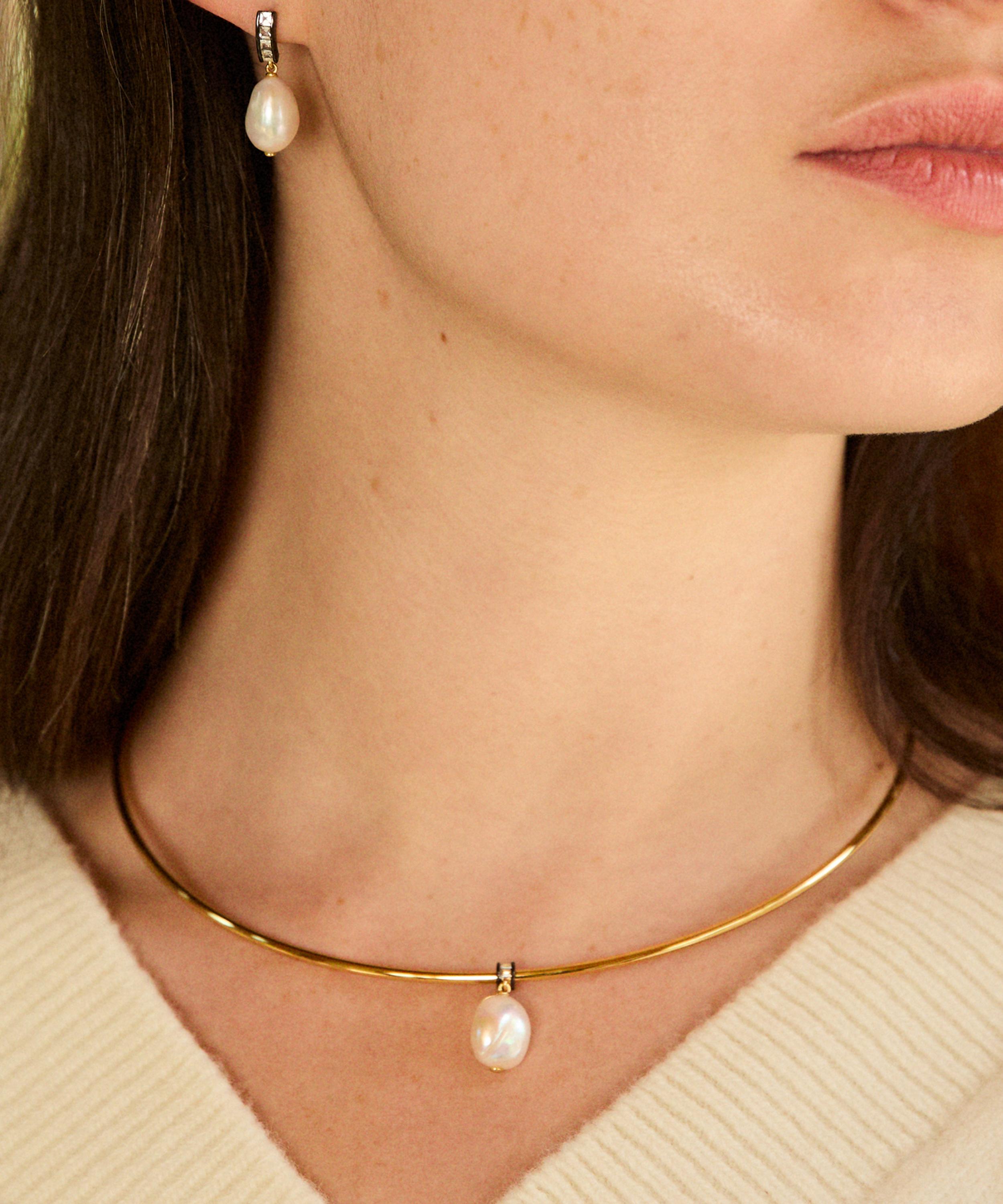 Laura Vann - 18ct Gold-Plated Blythe Pearl Torque Choker Necklace image number 1