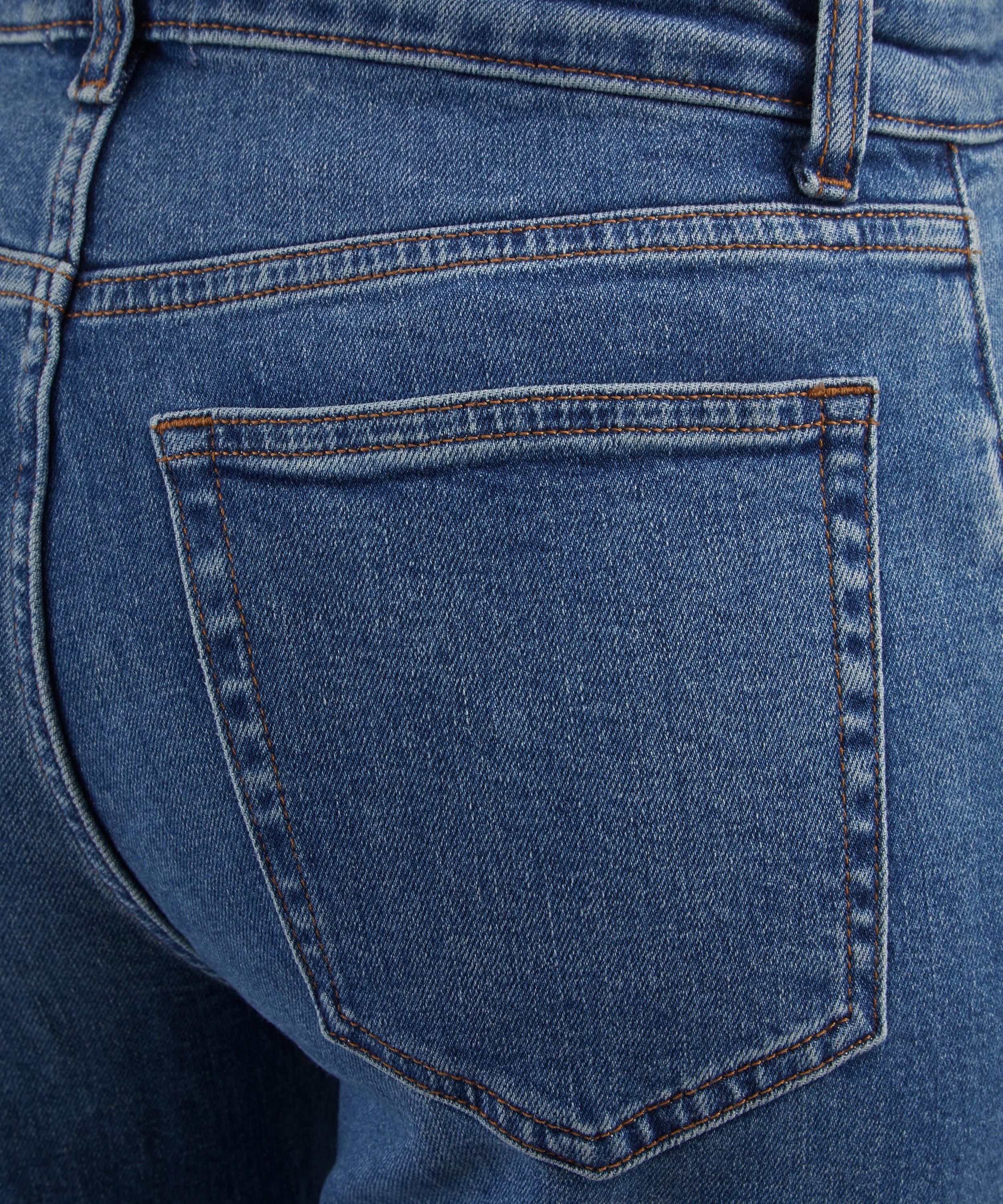 Paige - Elton Mid-Rise Super Stretch Straight Jeans image number 4