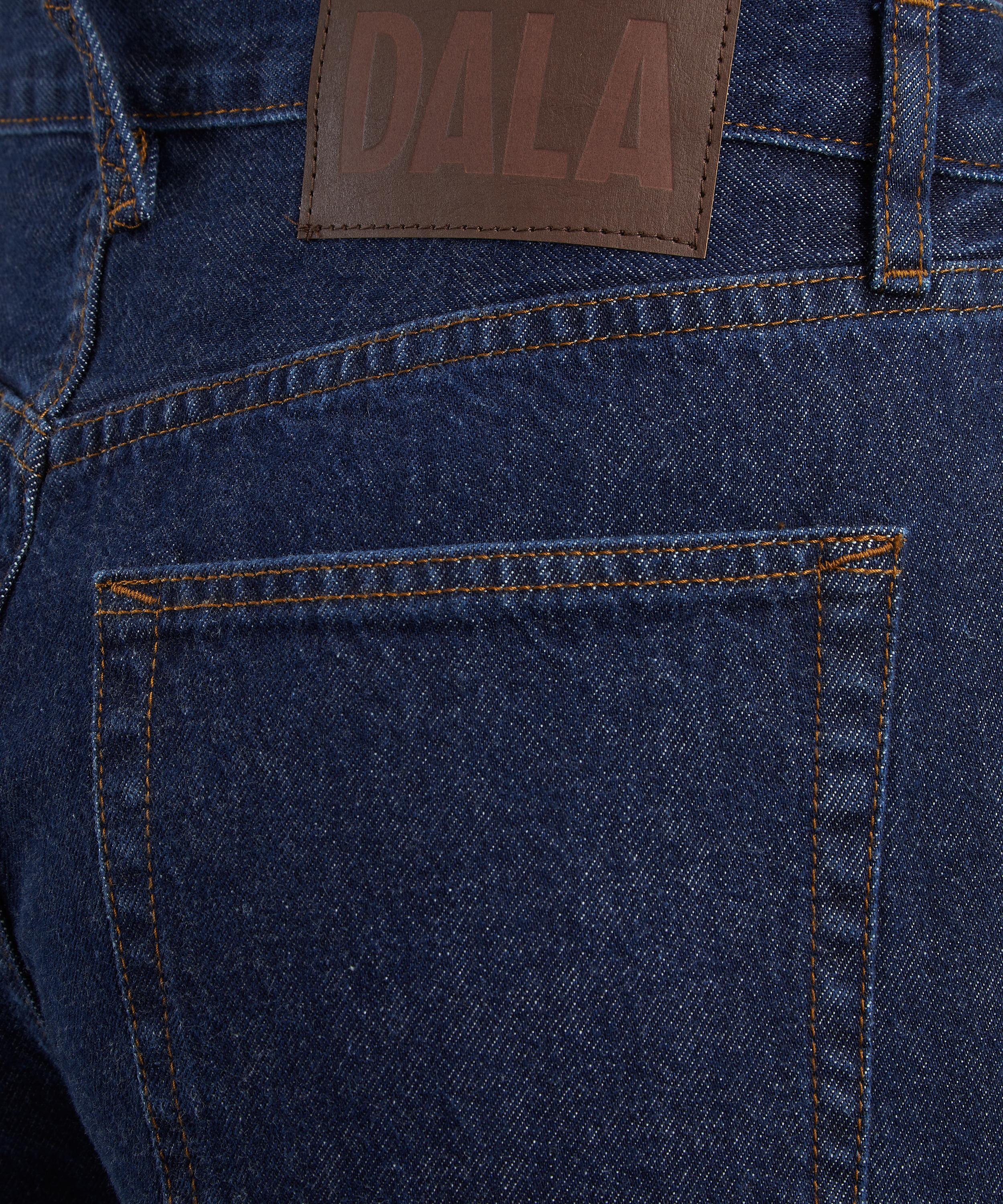 DALA - Isle Jeans image number 4