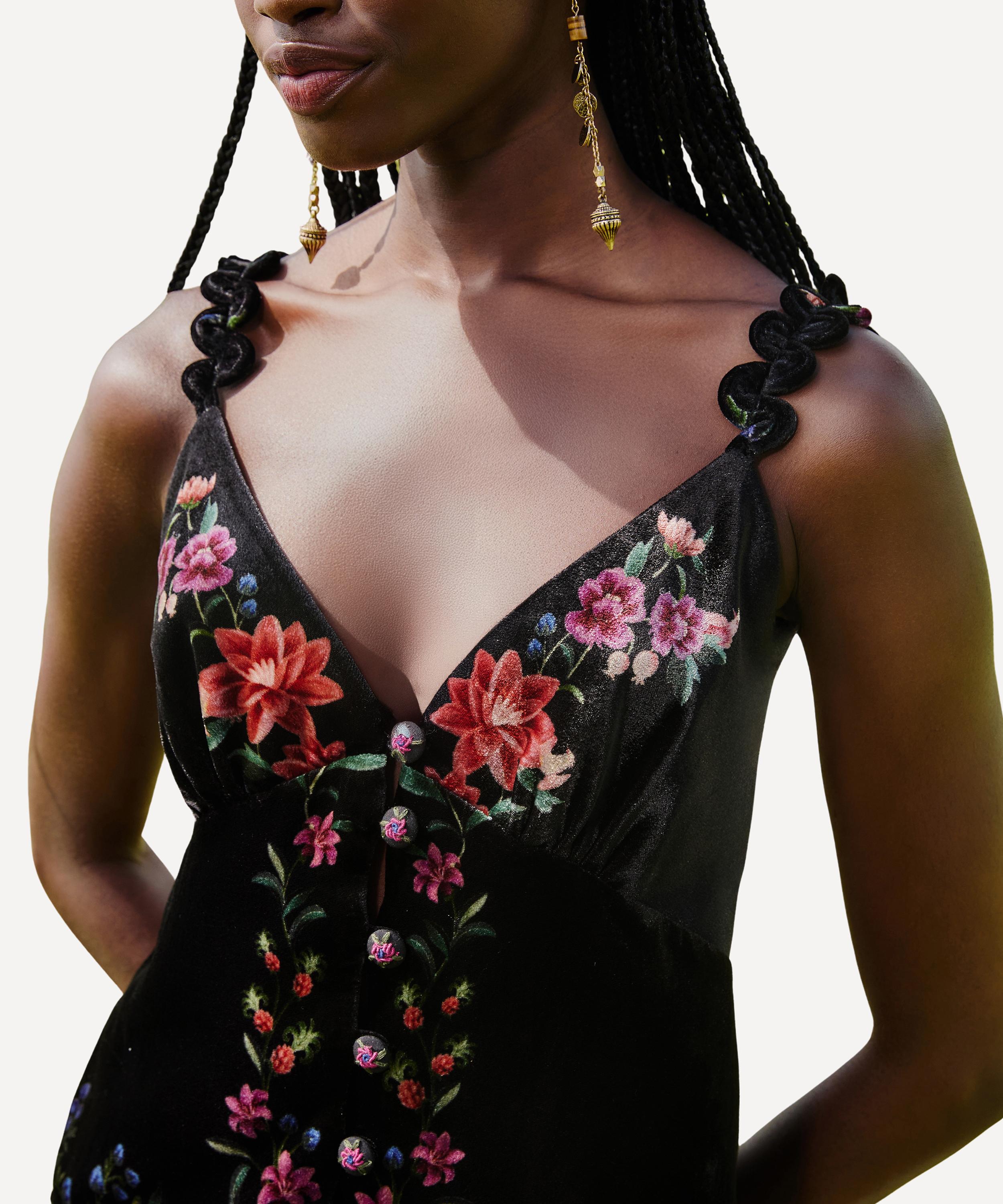 FARM Rio - Black Belle Garden Scallop Sleeveless Top image number 2